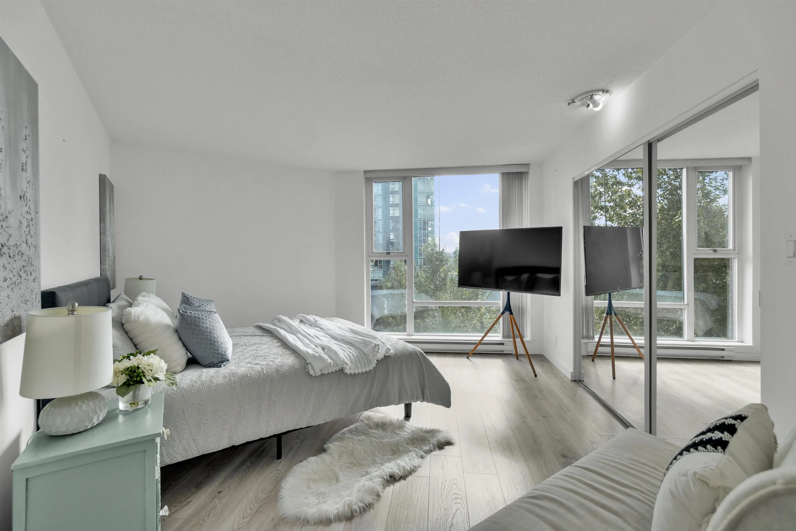 455 Beach Crescent #502