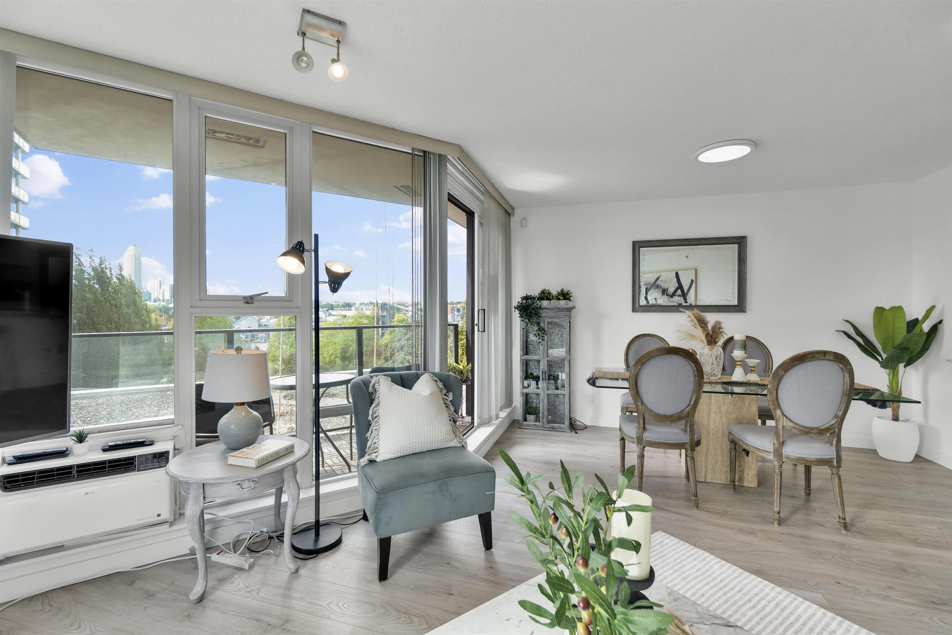 455 Beach Crescent #502