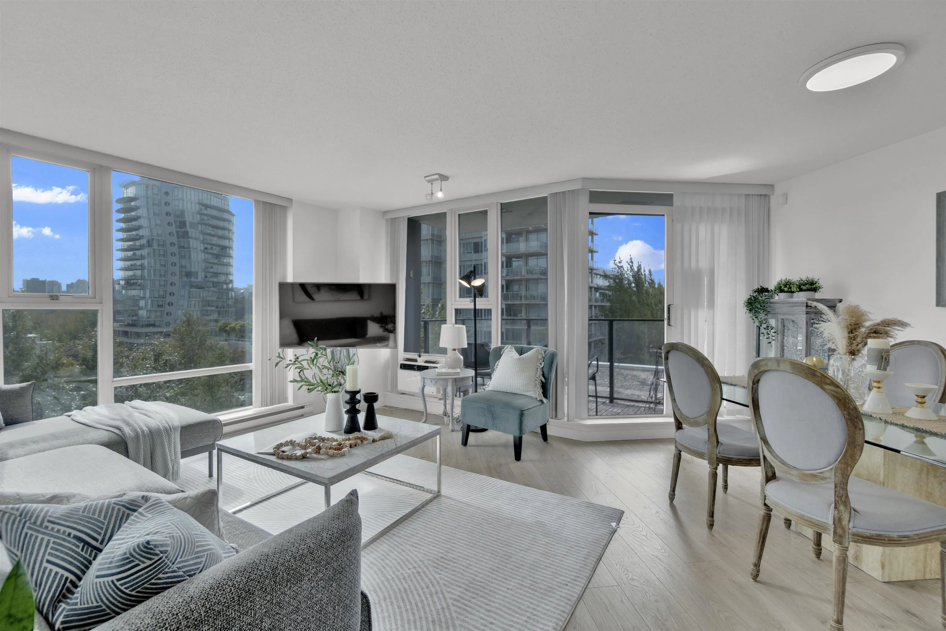 455 Beach Crescent #502