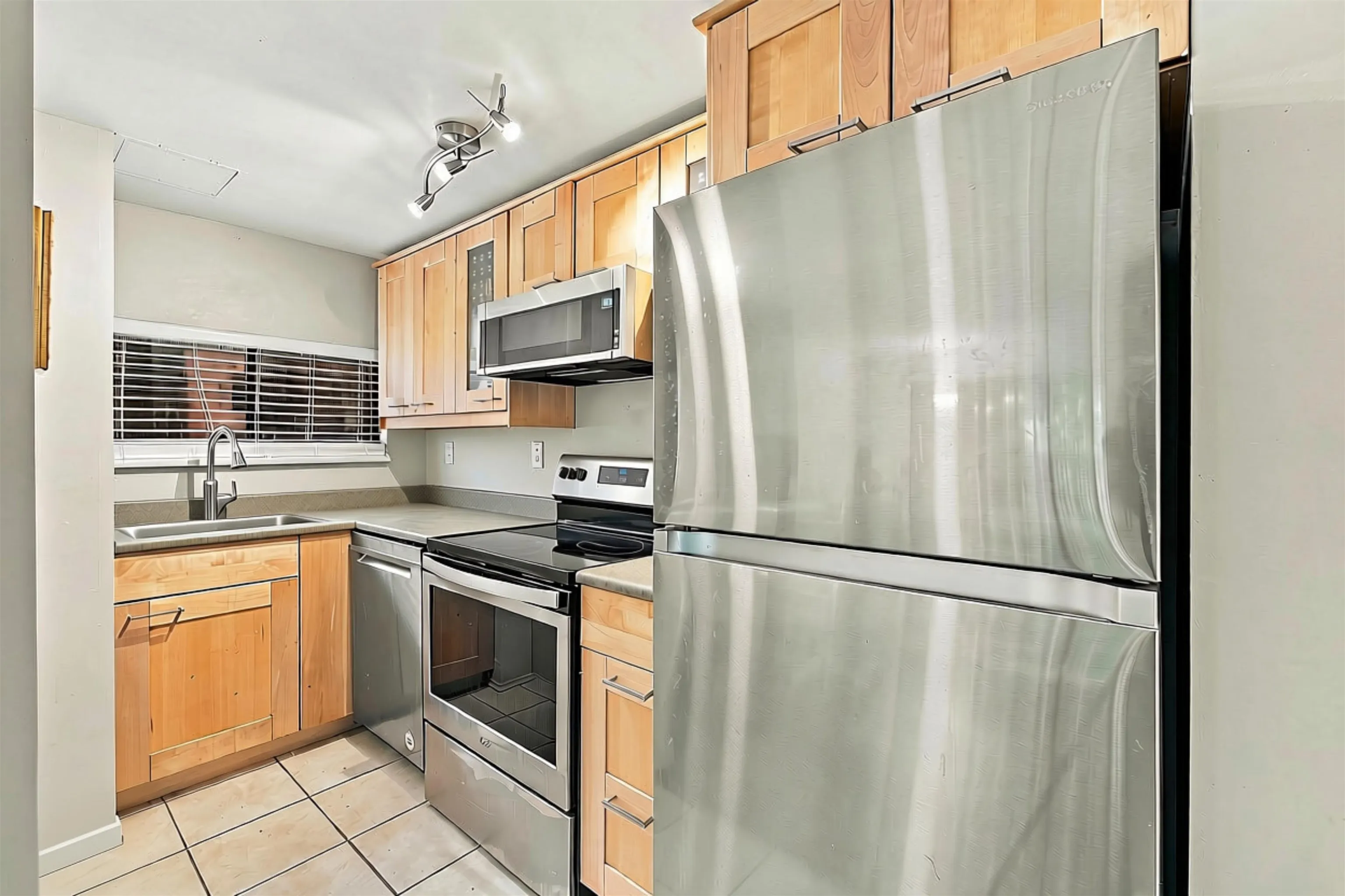 423 Agnes Street #109