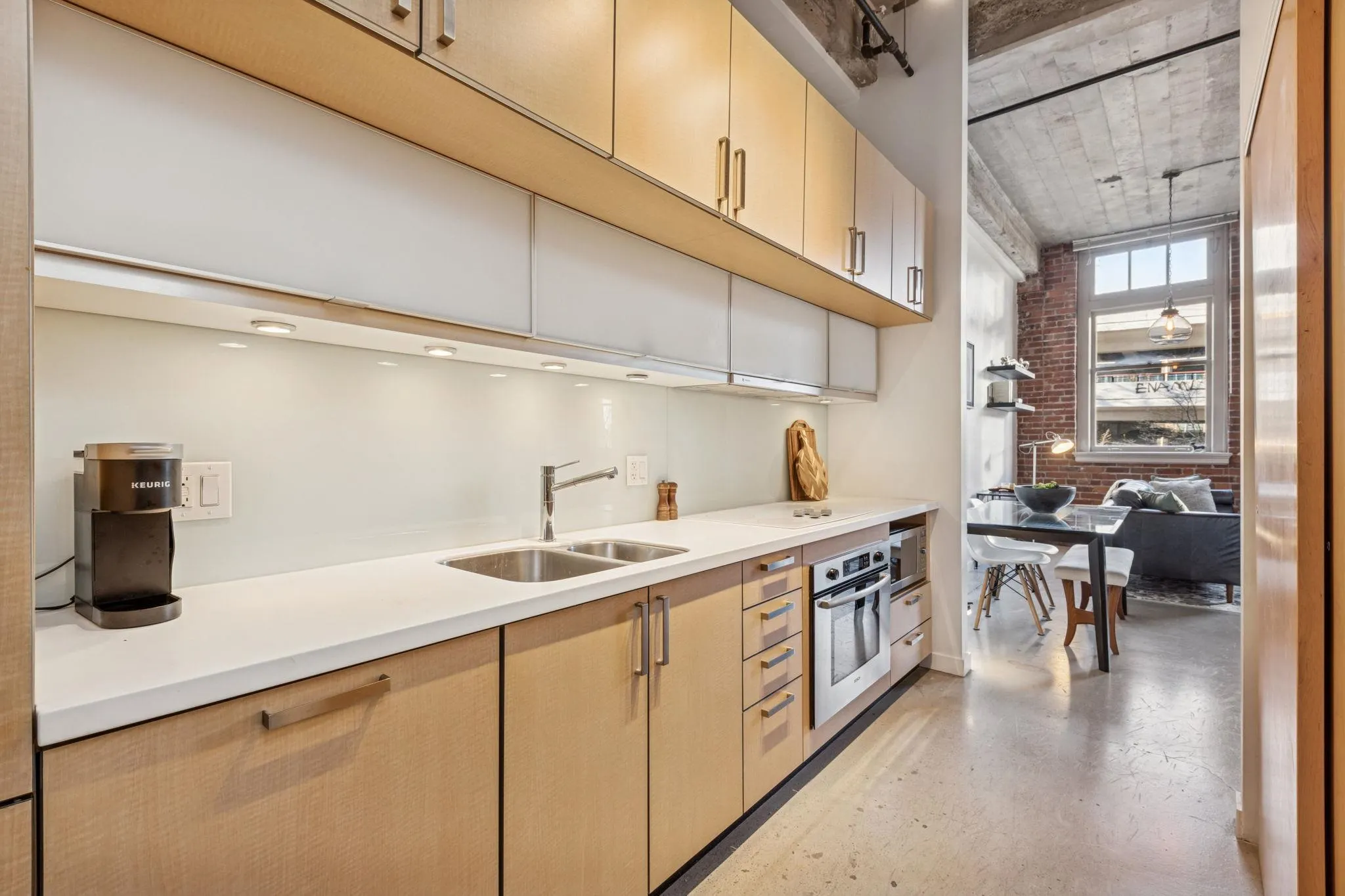 546 Beatty Street #206