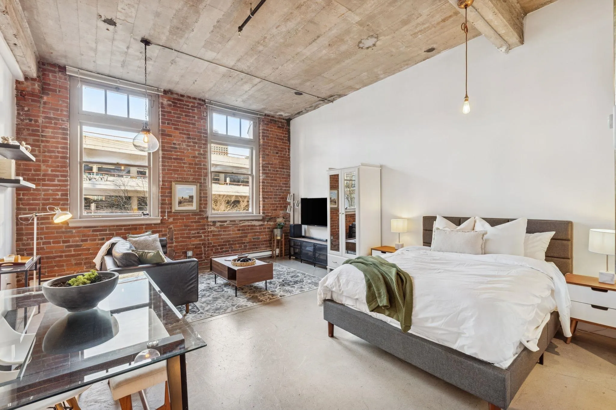 546 Beatty Street #206