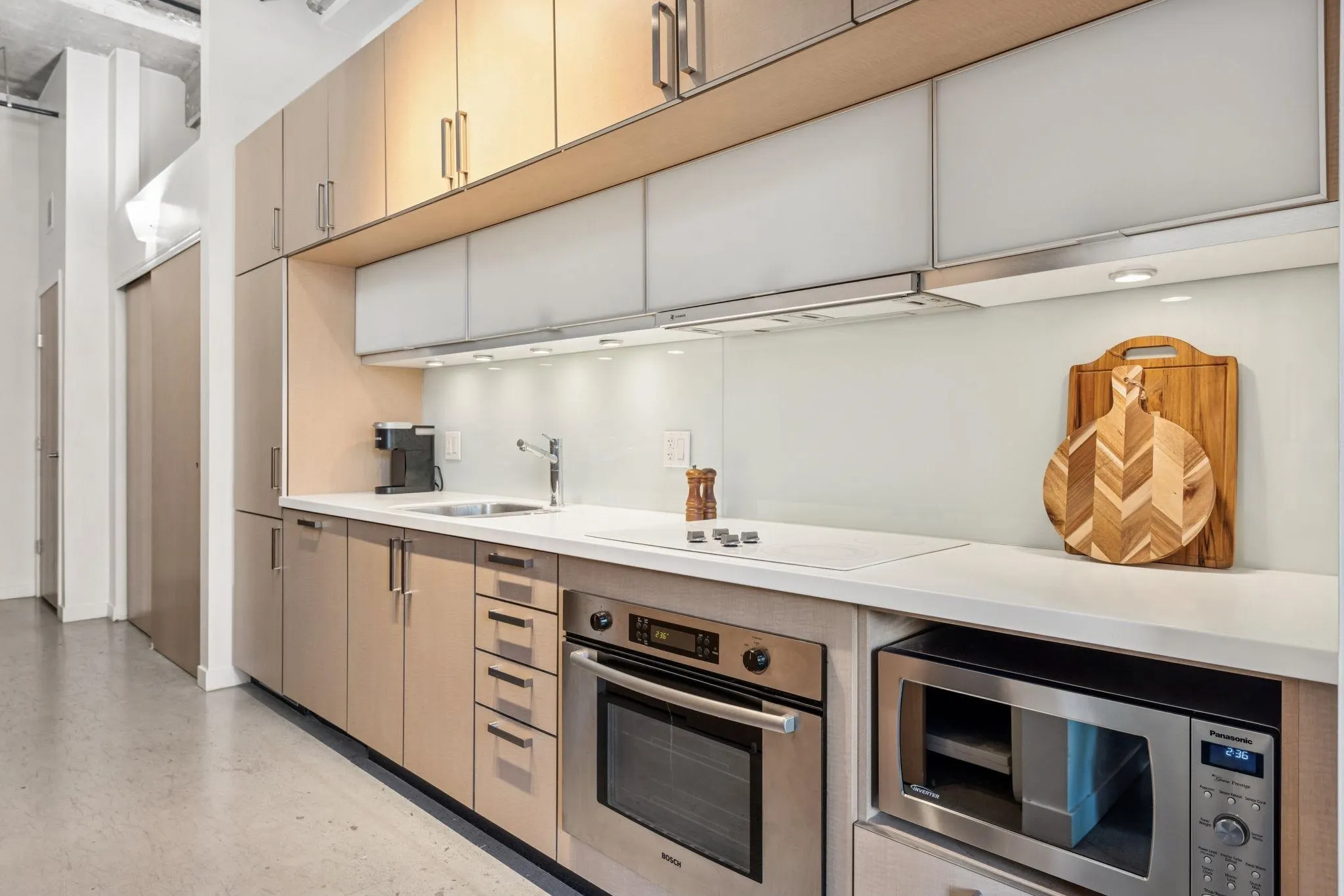 546 Beatty Street #206