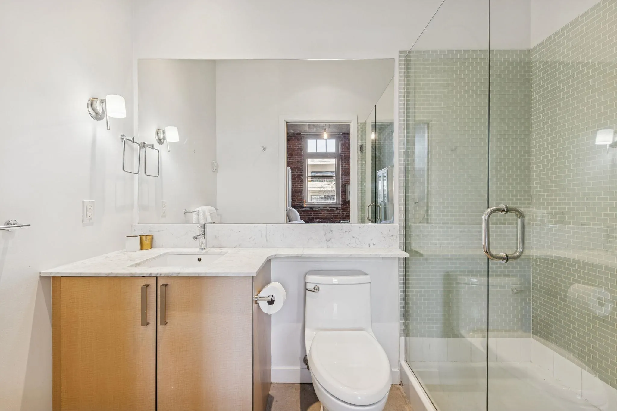 546 Beatty Street #206