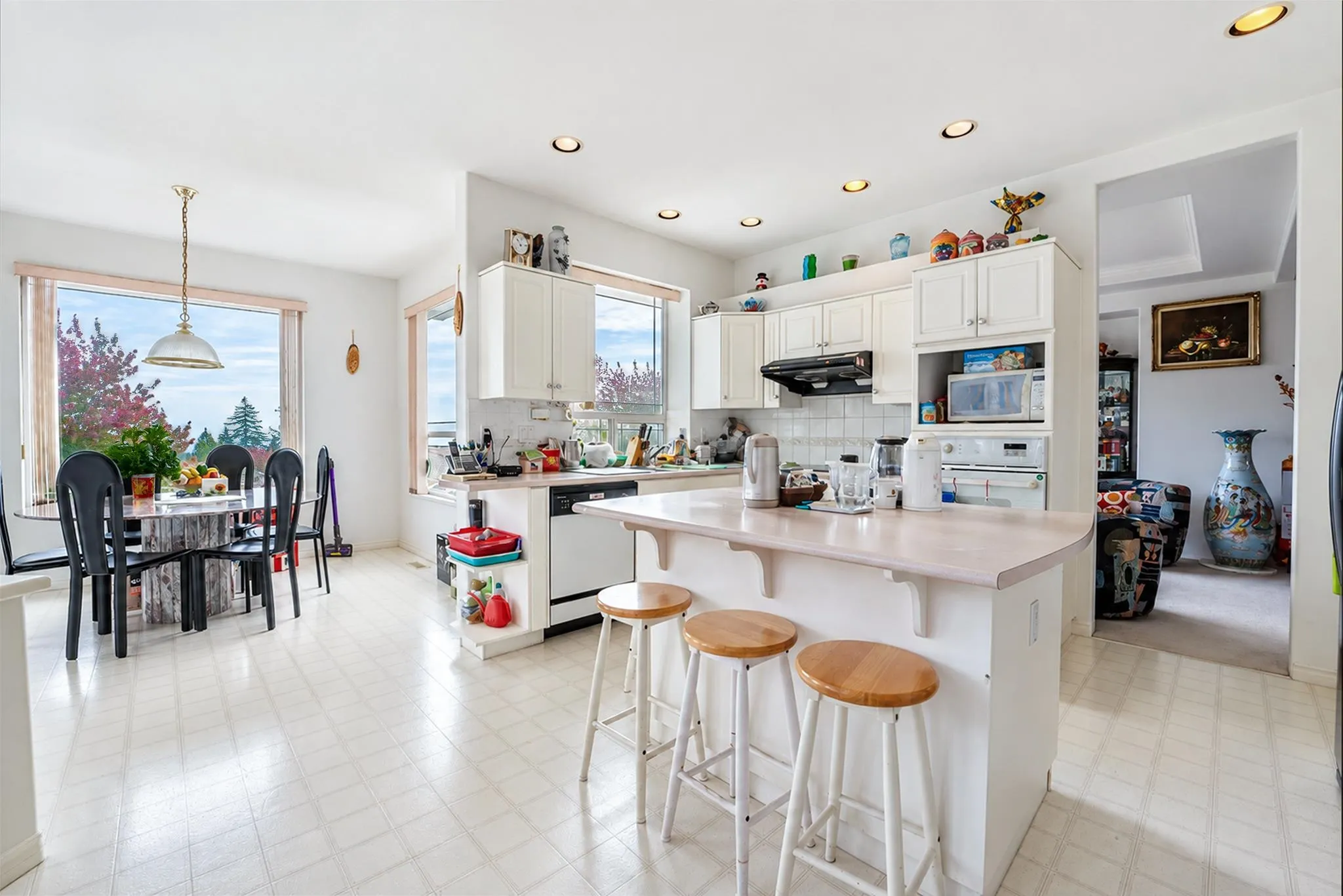 1683 Kingfisher Crescent