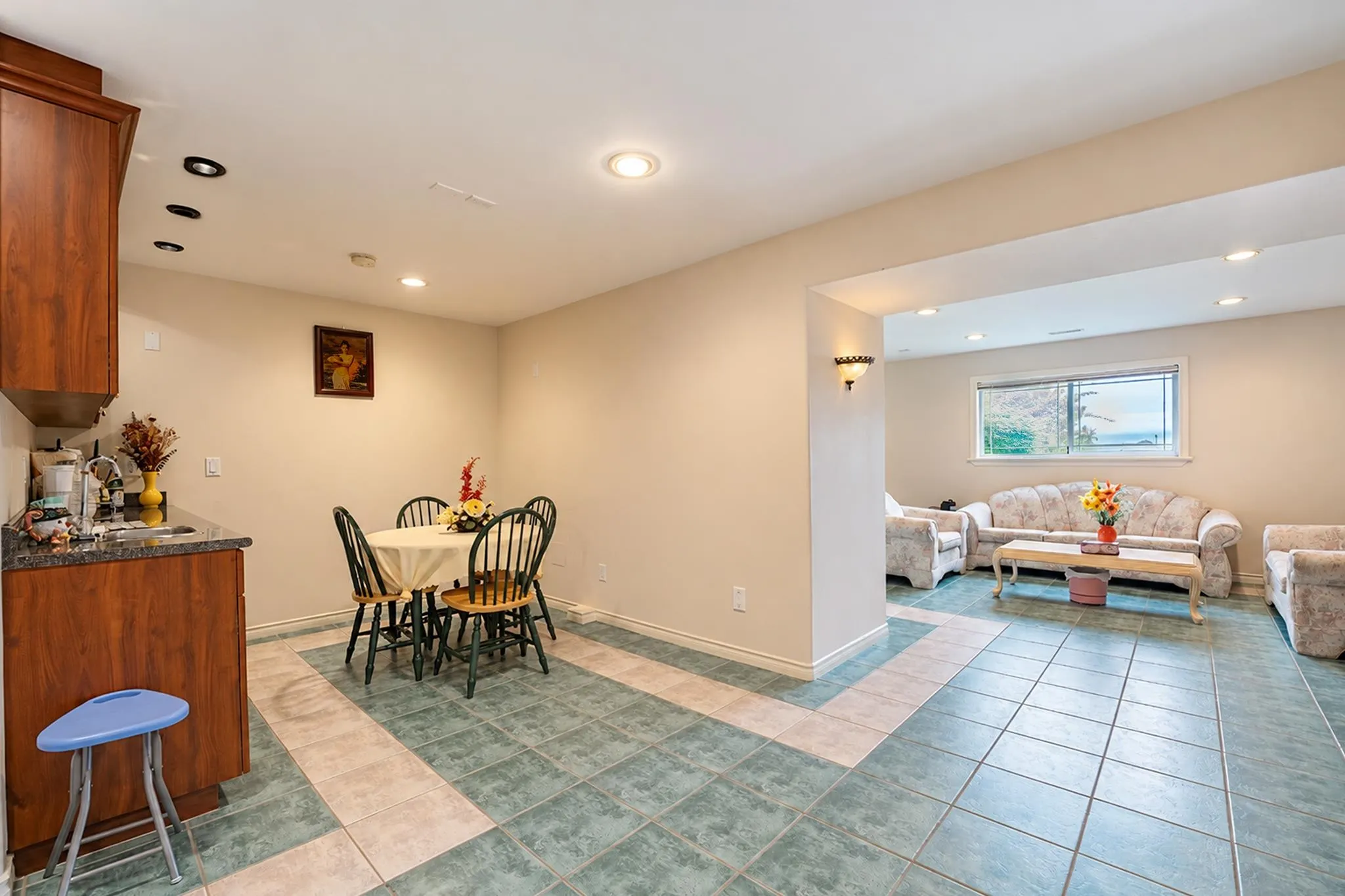 1683 Kingfisher Crescent