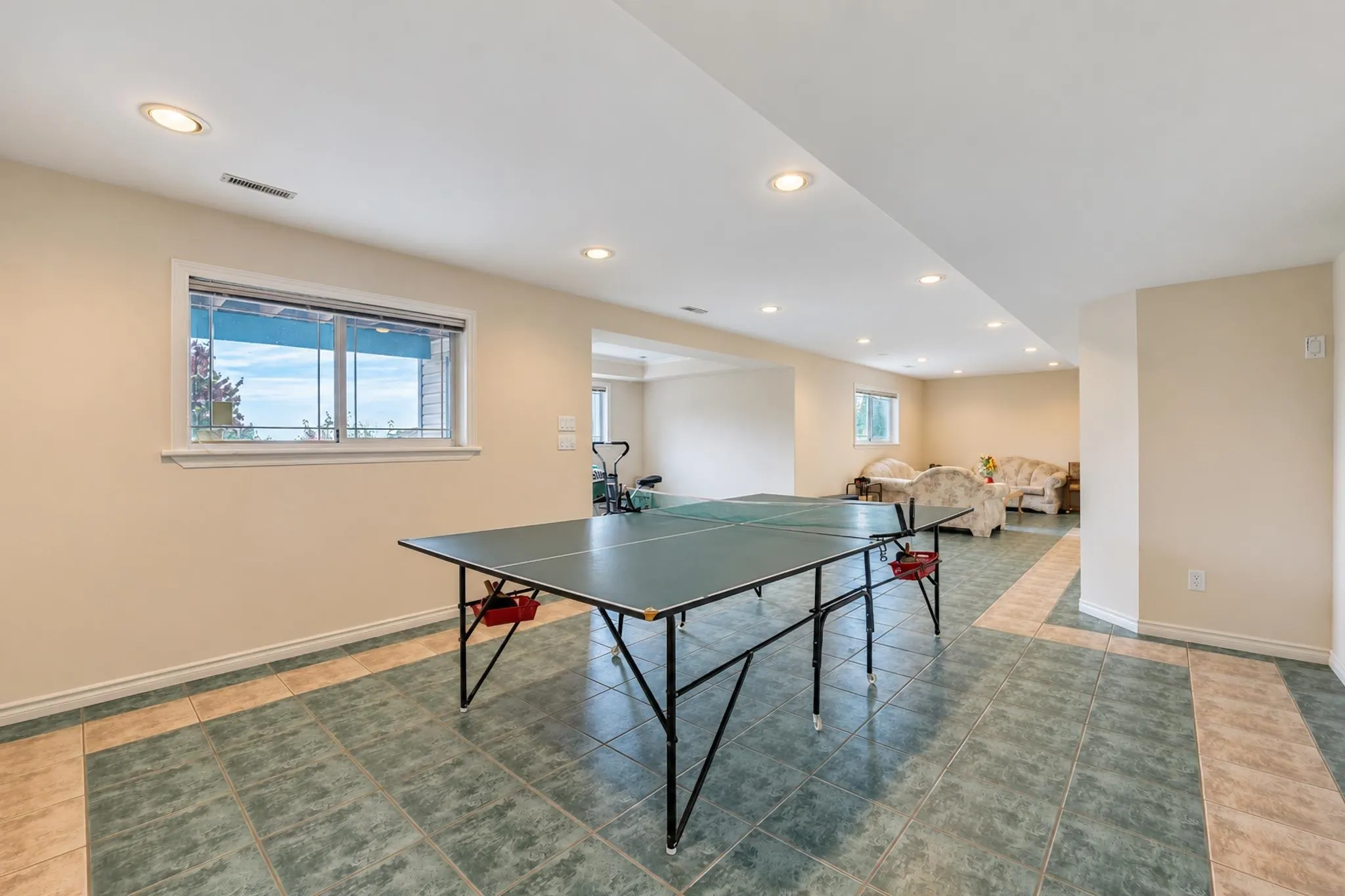 1683 Kingfisher Crescent