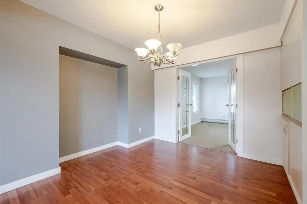 32670 Avalon Crescent