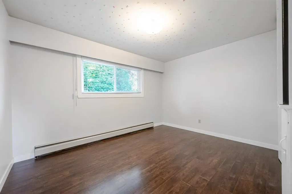 32670 Avalon Crescent