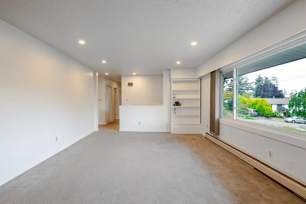 32670 Avalon Crescent