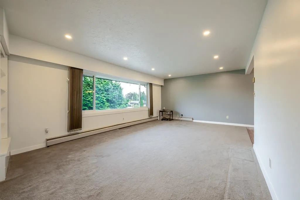 32670 Avalon Crescent