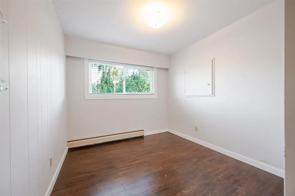 32670 Avalon Crescent