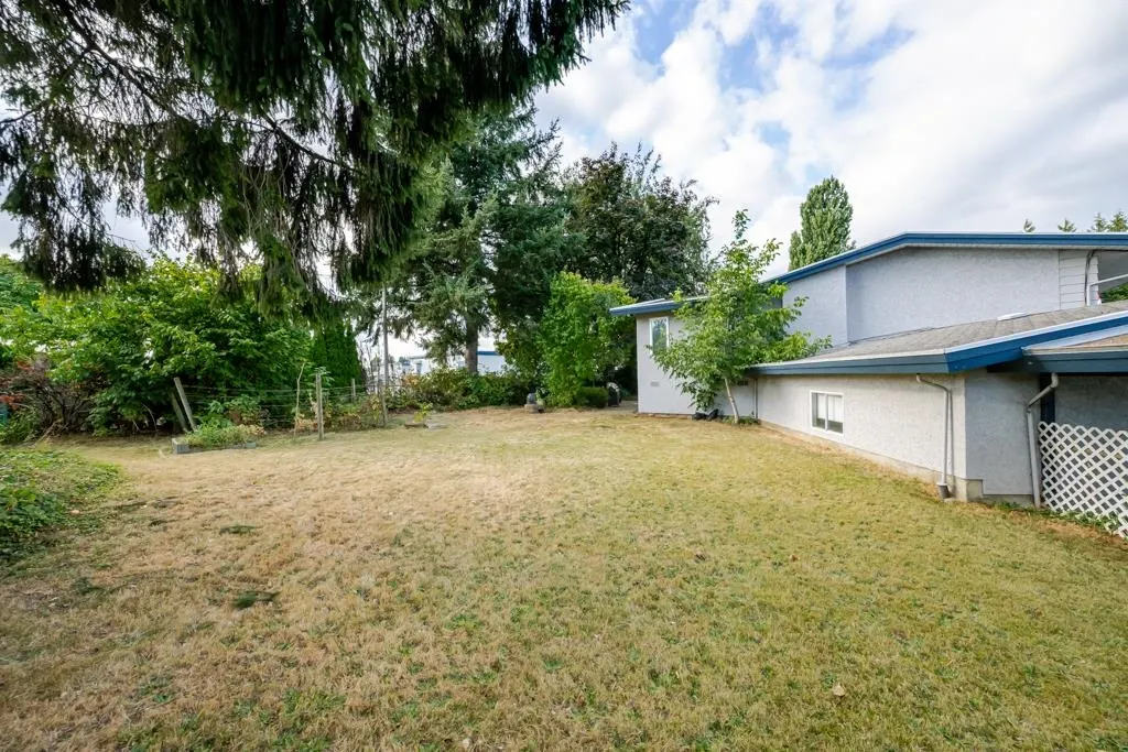 32670 Avalon Crescent
