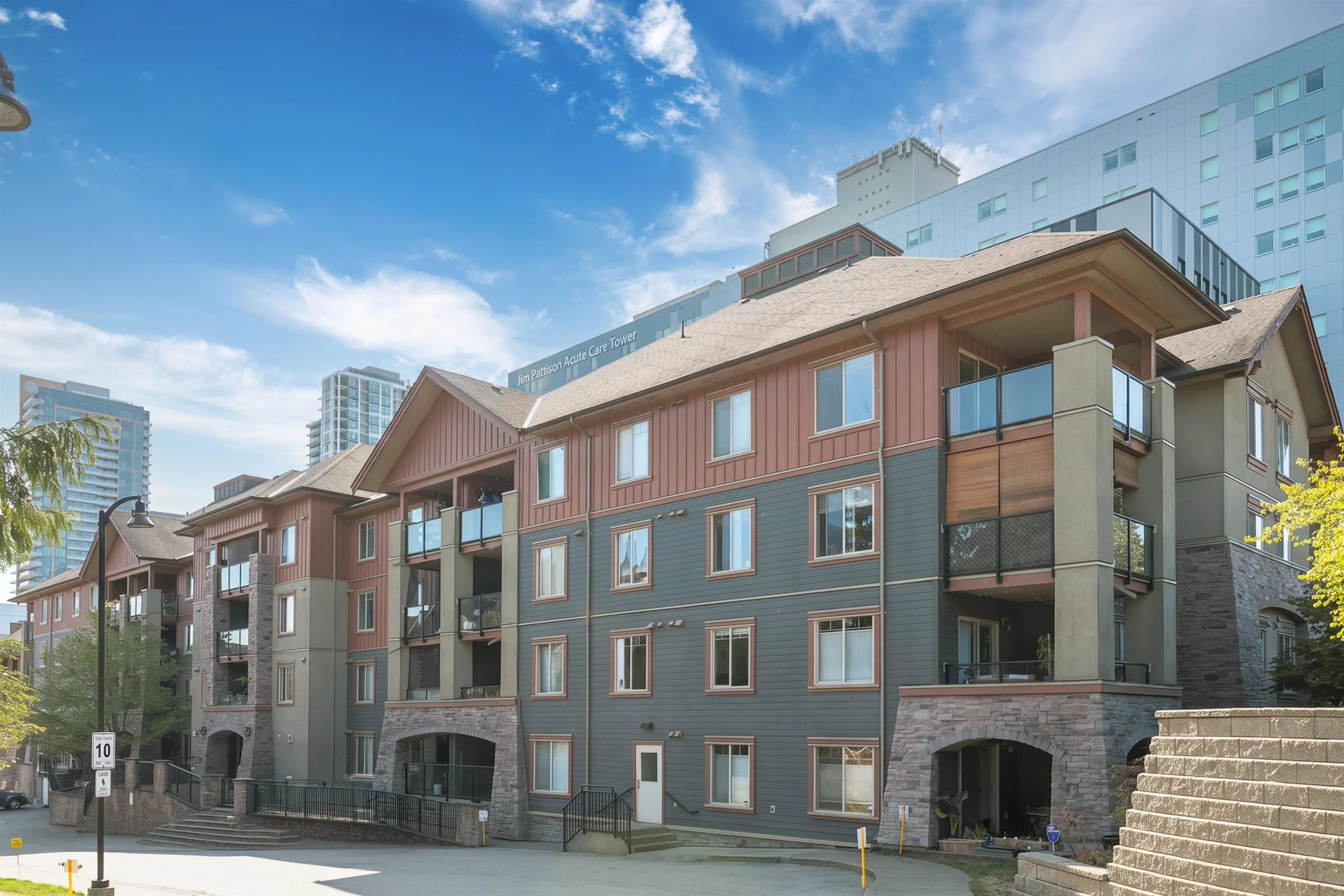 240 Sherbrooke Street #3318
