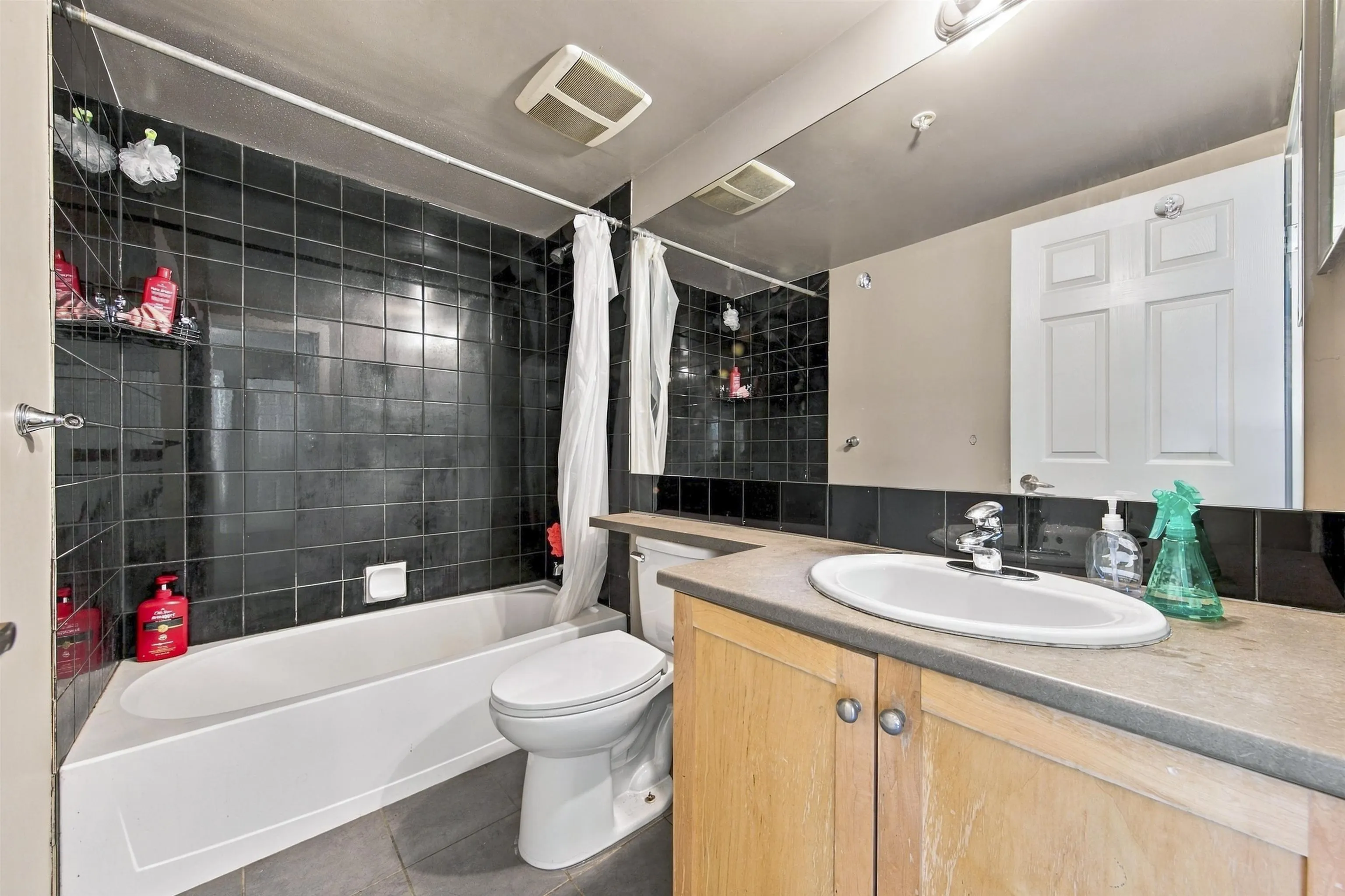 240 Sherbrooke Street #3318