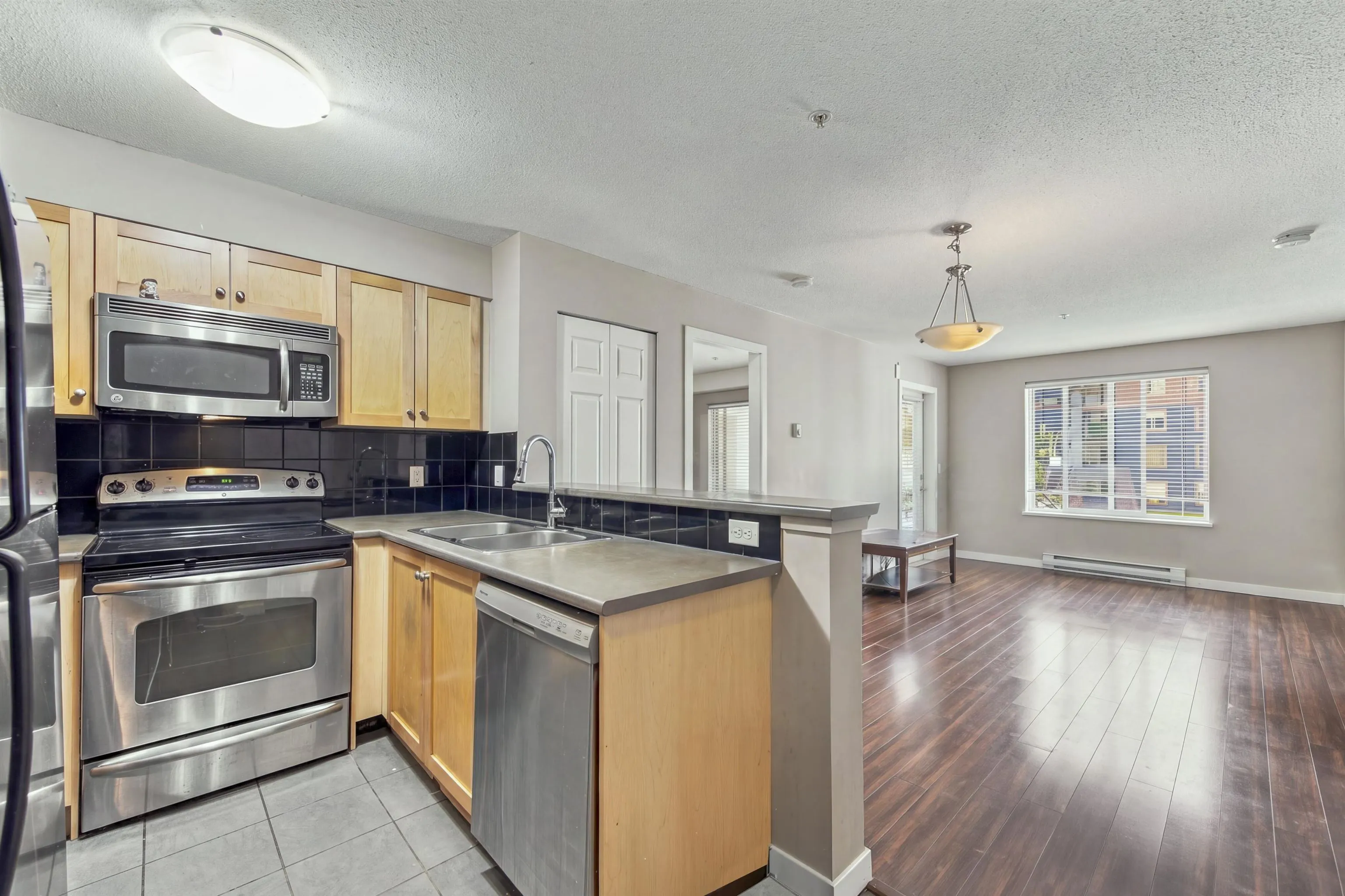 240 Sherbrooke Street #3318