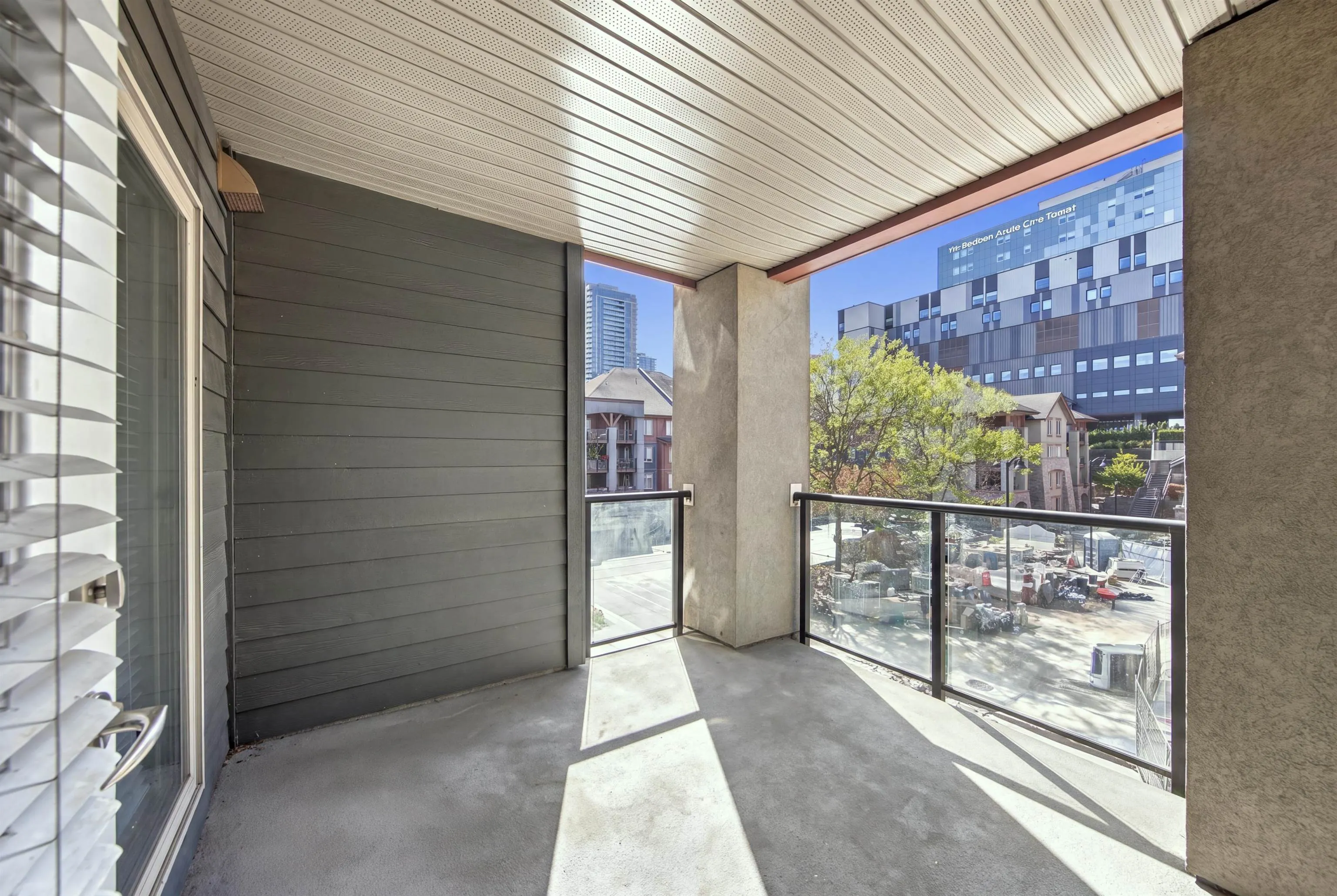240 Sherbrooke Street #3318