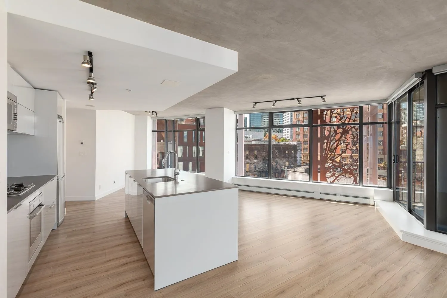 128 W Cordova Street #810