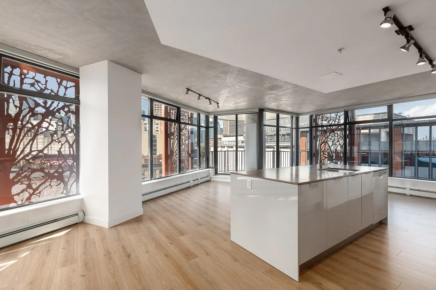 128 W Cordova Street #810