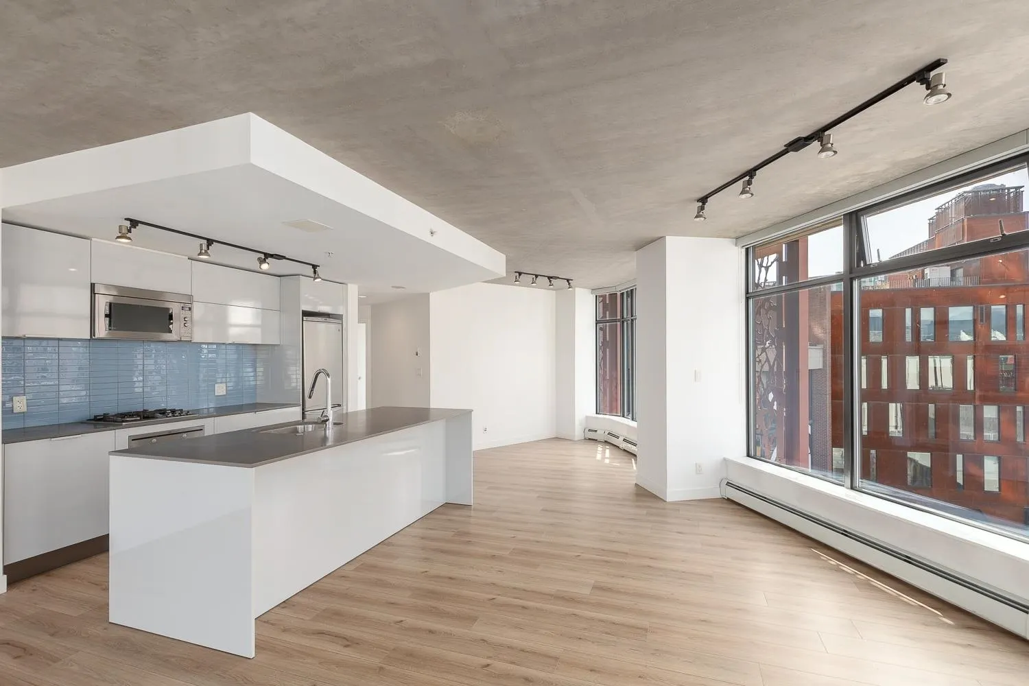 128 W Cordova Street #810