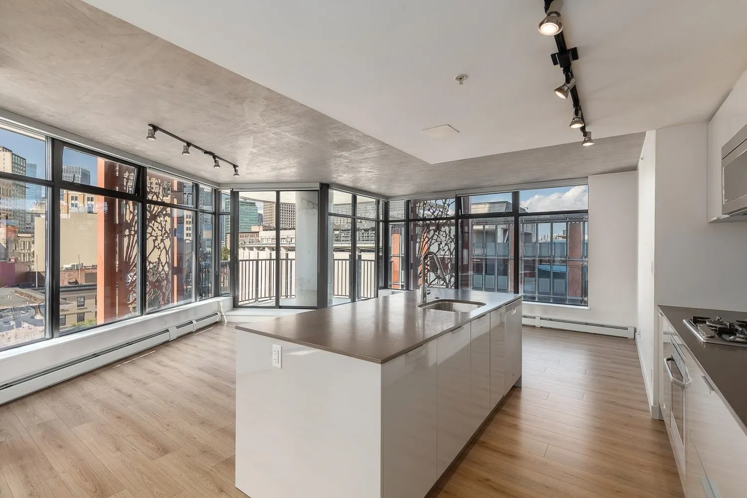 128 W Cordova Street #810