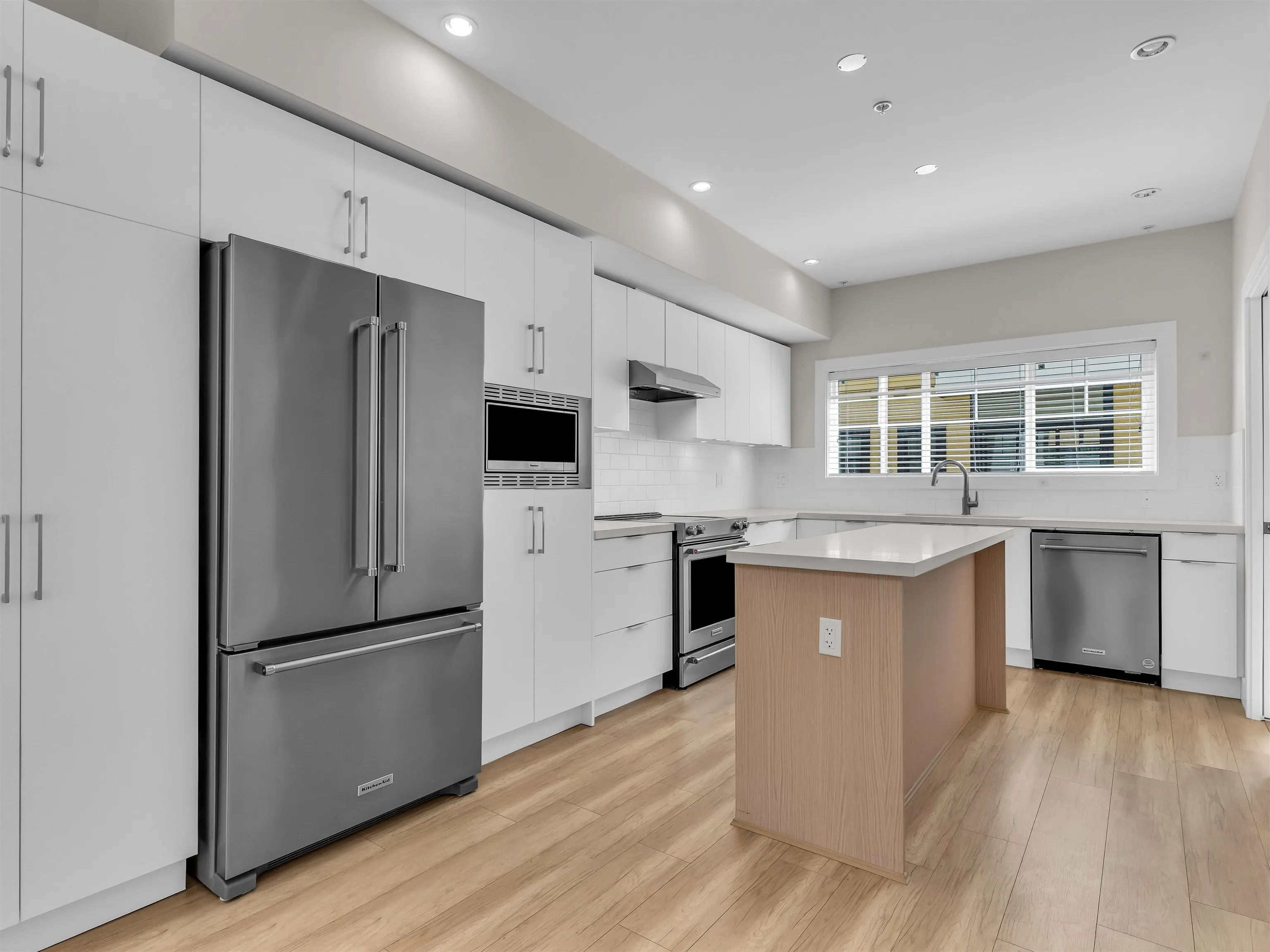 80 Elgin Street #208