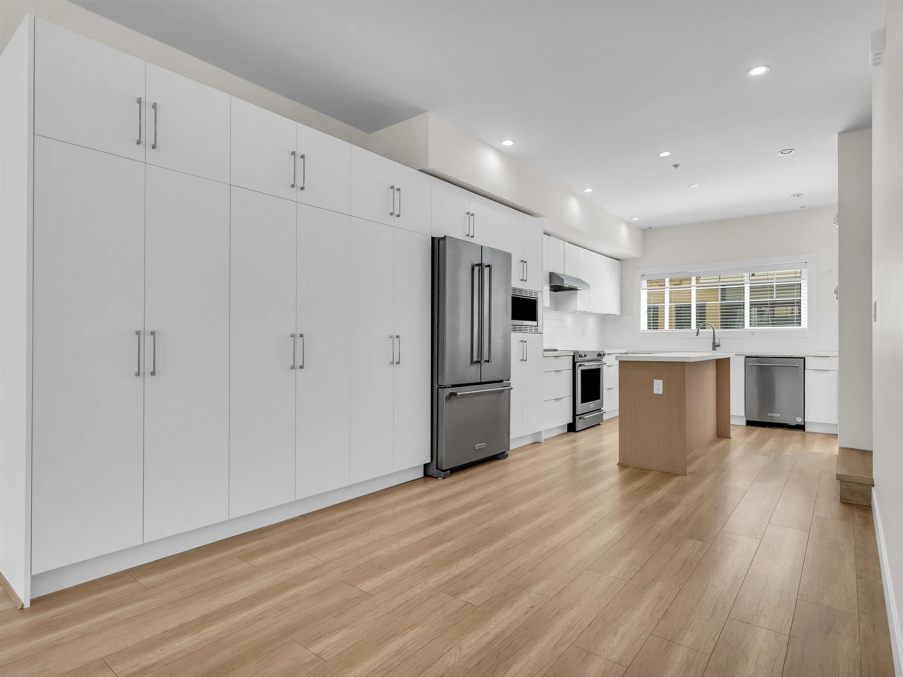 80 Elgin Street #208