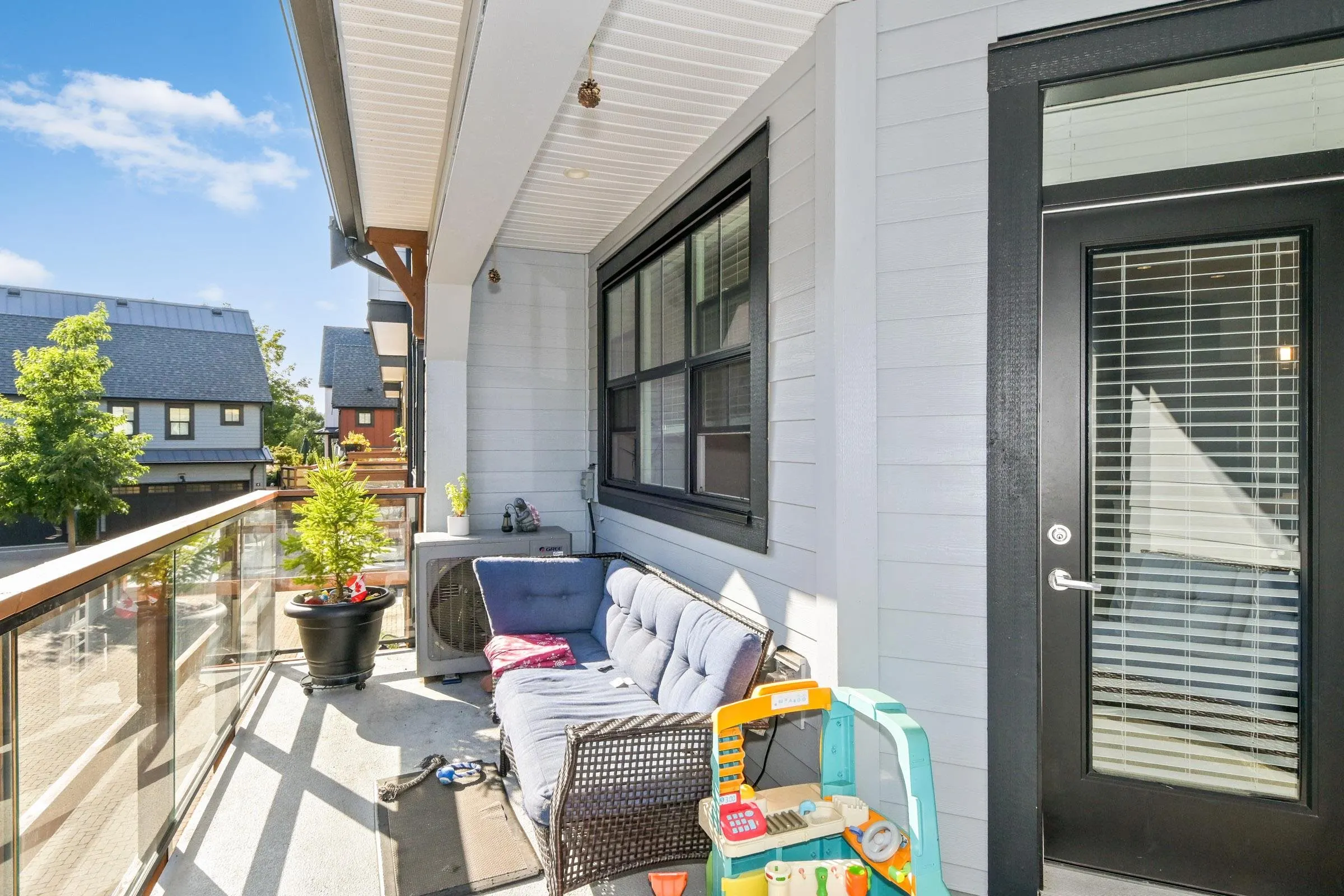 6429 Market Avenue #10