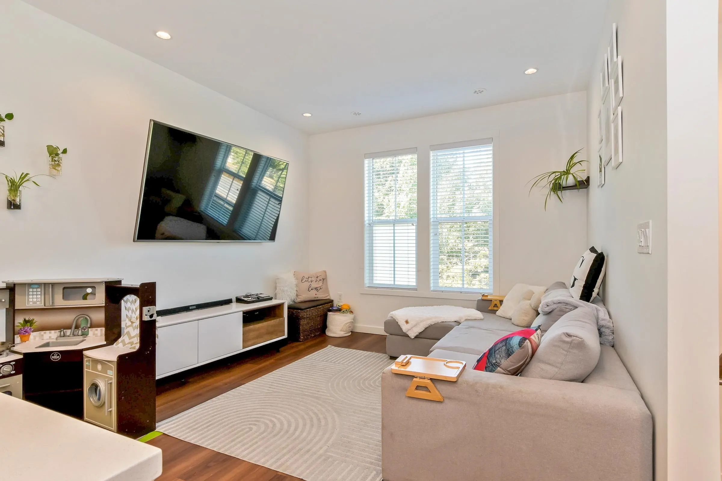 6429 Market Avenue #10