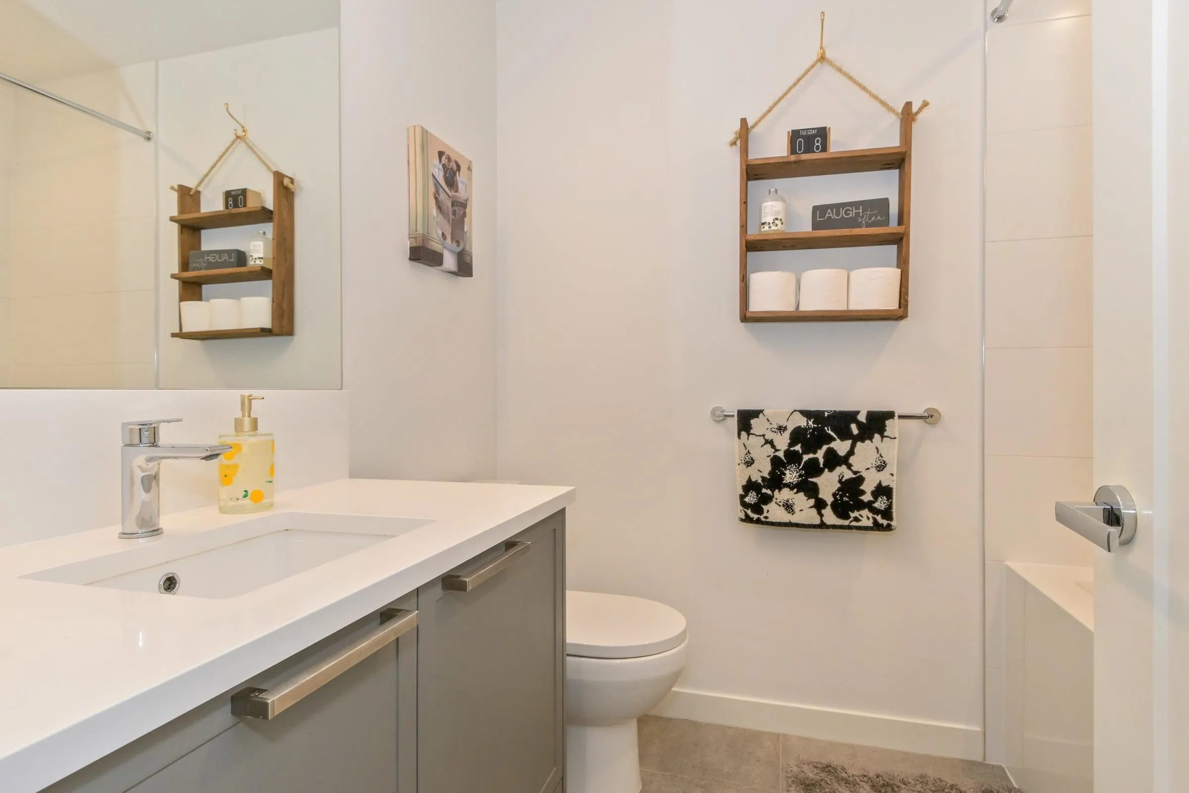 6429 Market Avenue #10