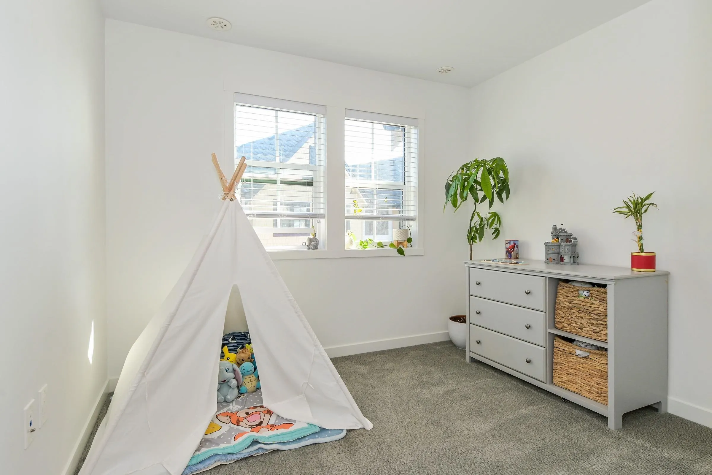 6429 Market Avenue #10