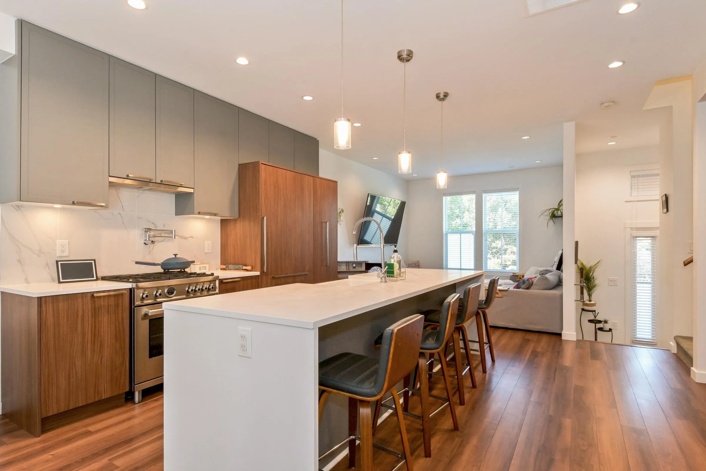 6429 Market Avenue #10