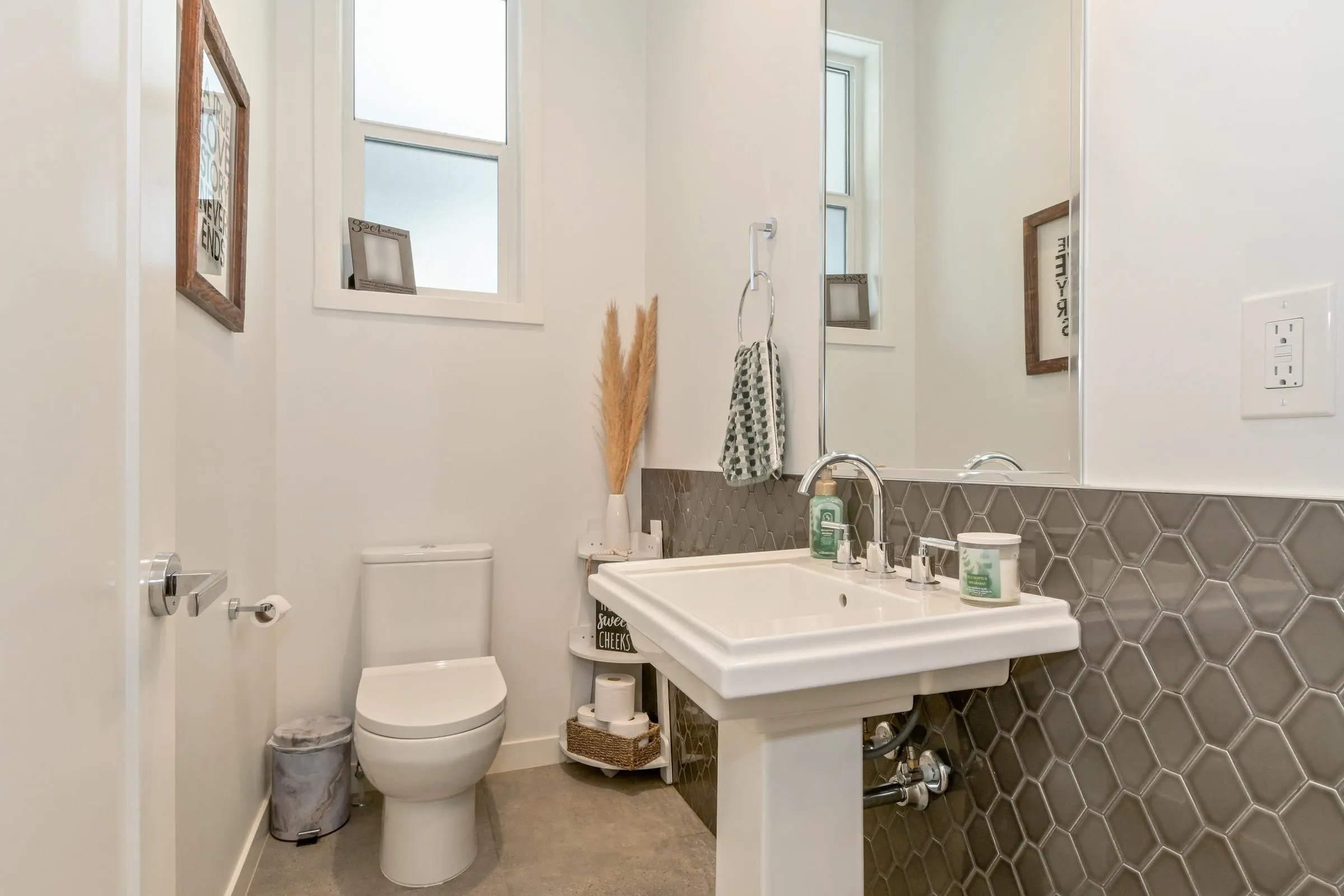 6429 Market Avenue #10