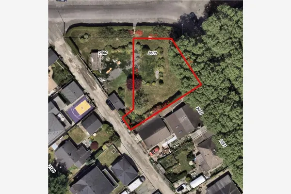 2600 Wellington Crescent