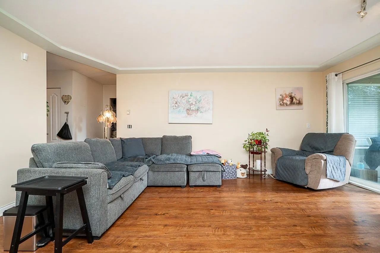 20443 53 Avenue #209