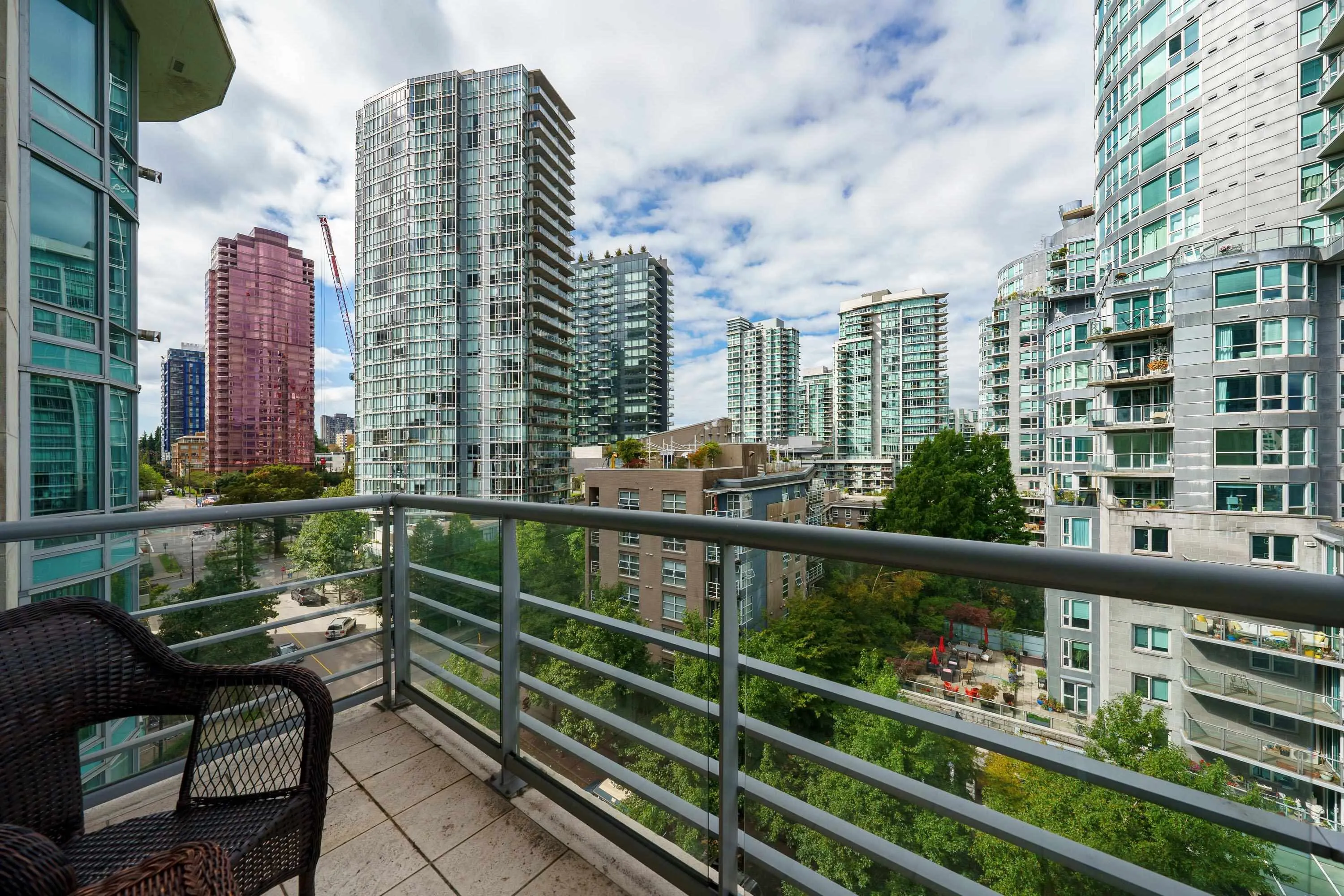 590 Nicola Street #807