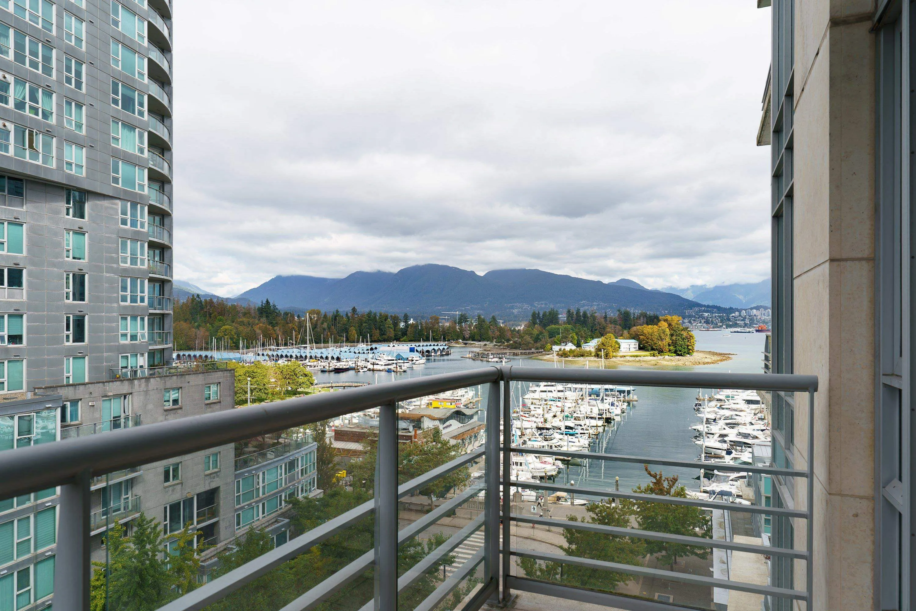 590 Nicola Street #807