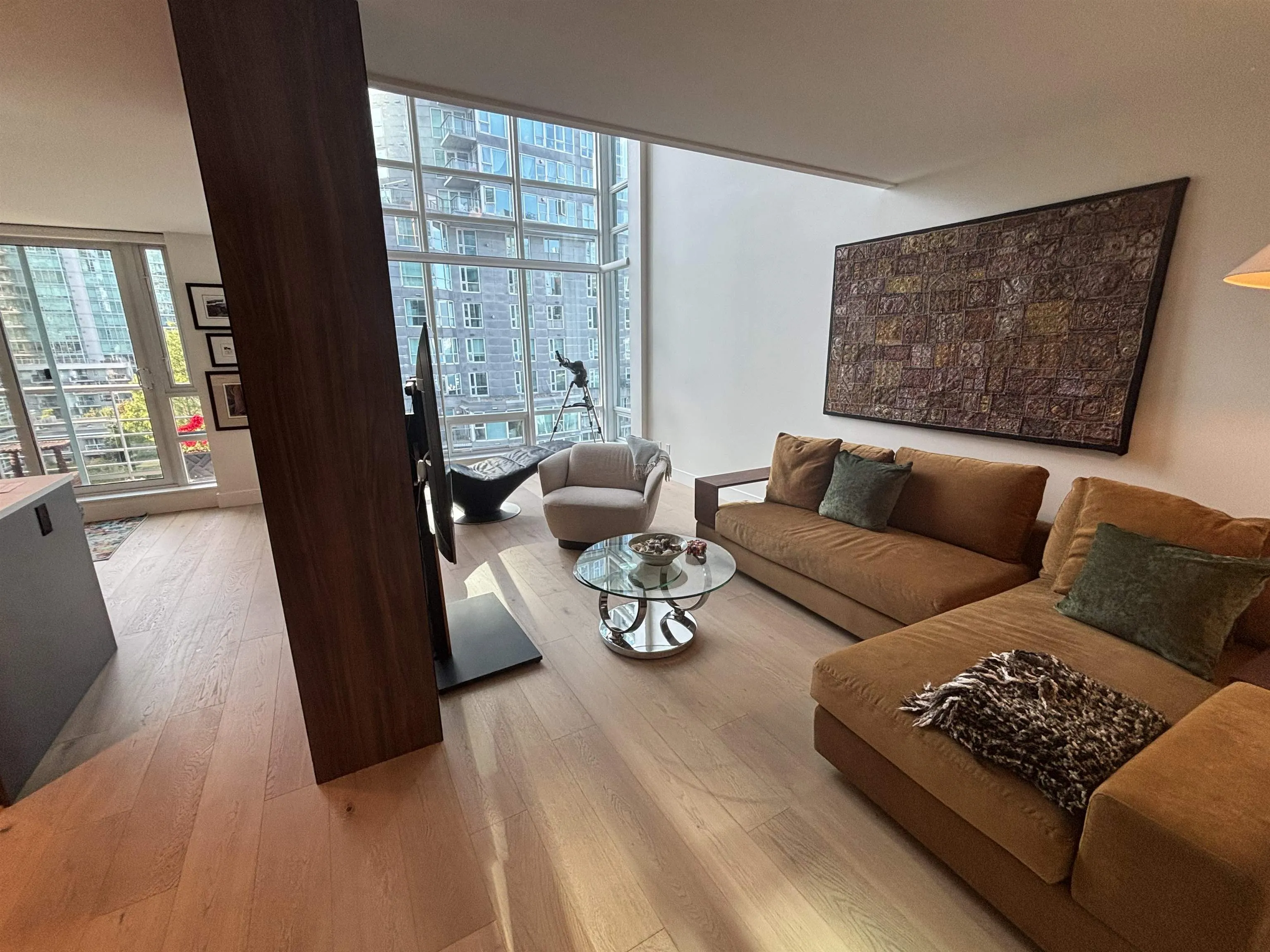 590 Nicola Street #807