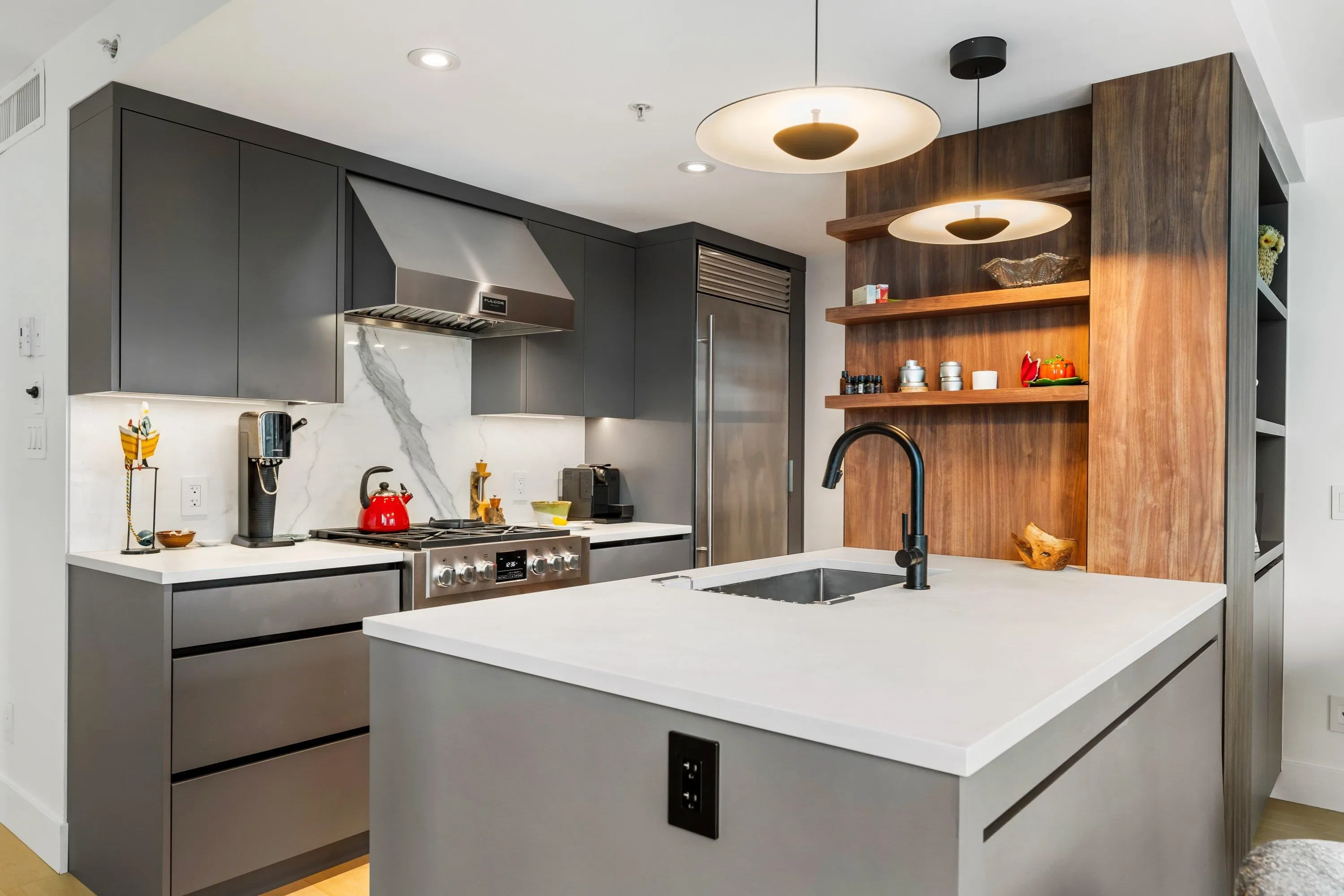 590 Nicola Street #807