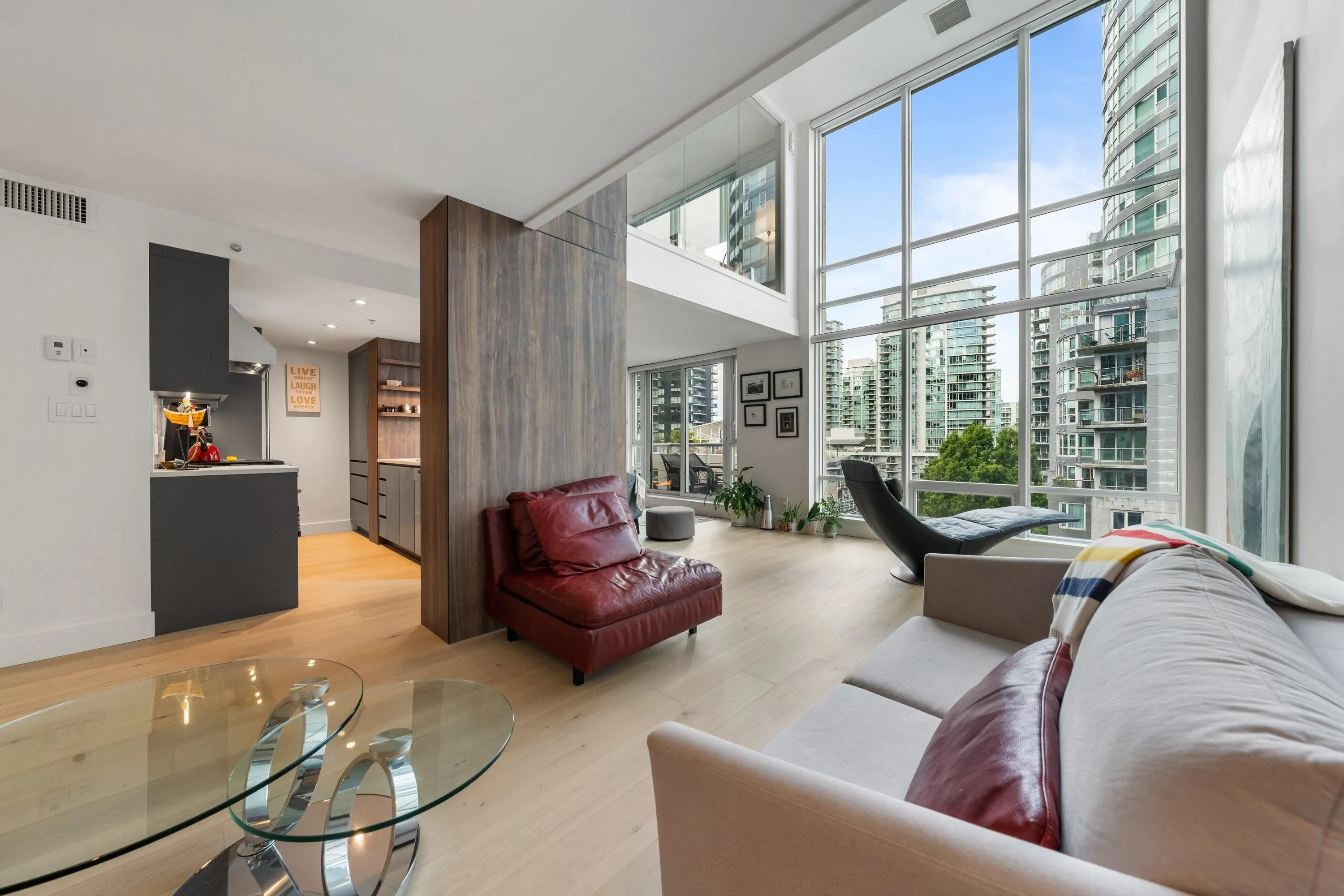 590 Nicola Street #807