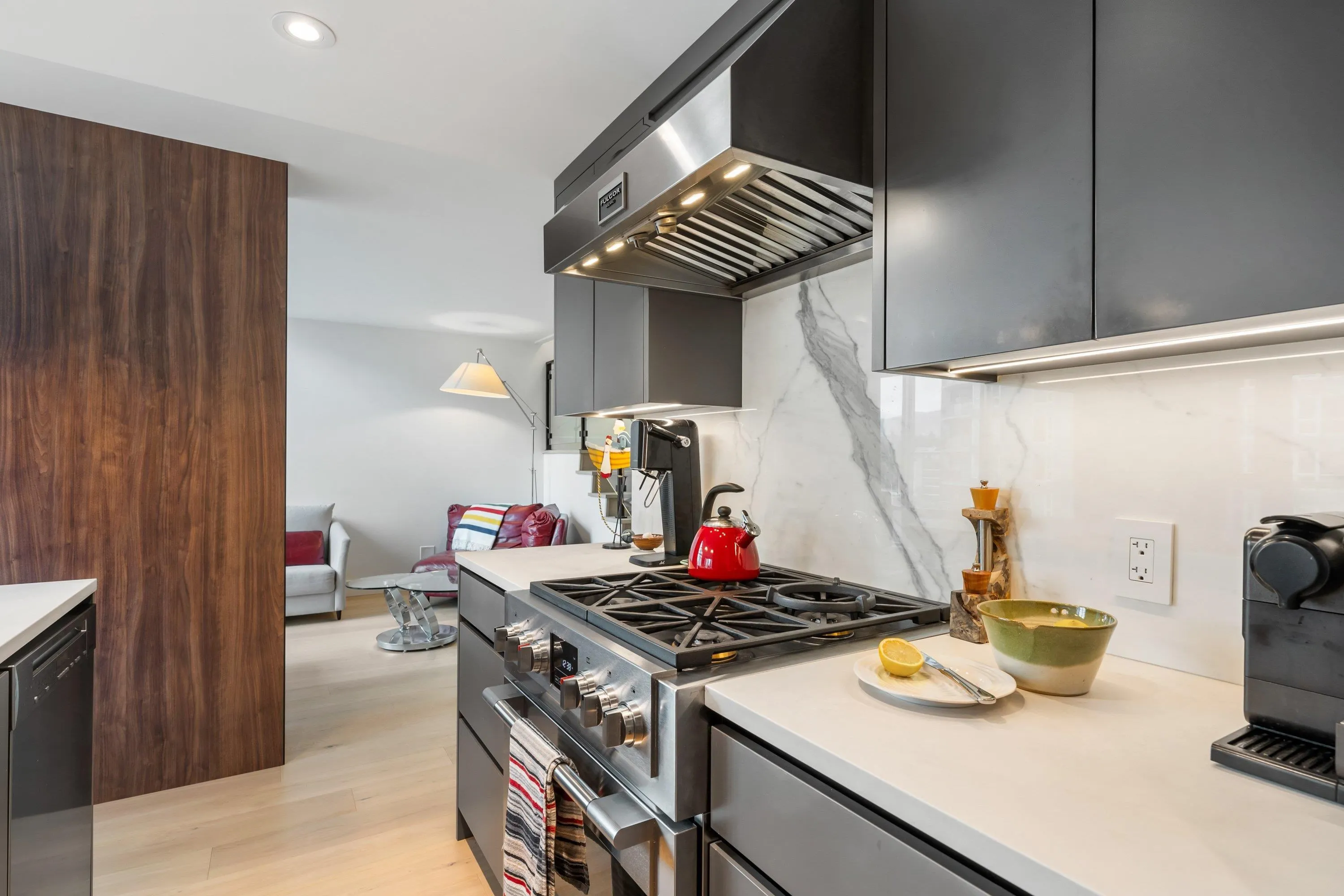 590 Nicola Street #807