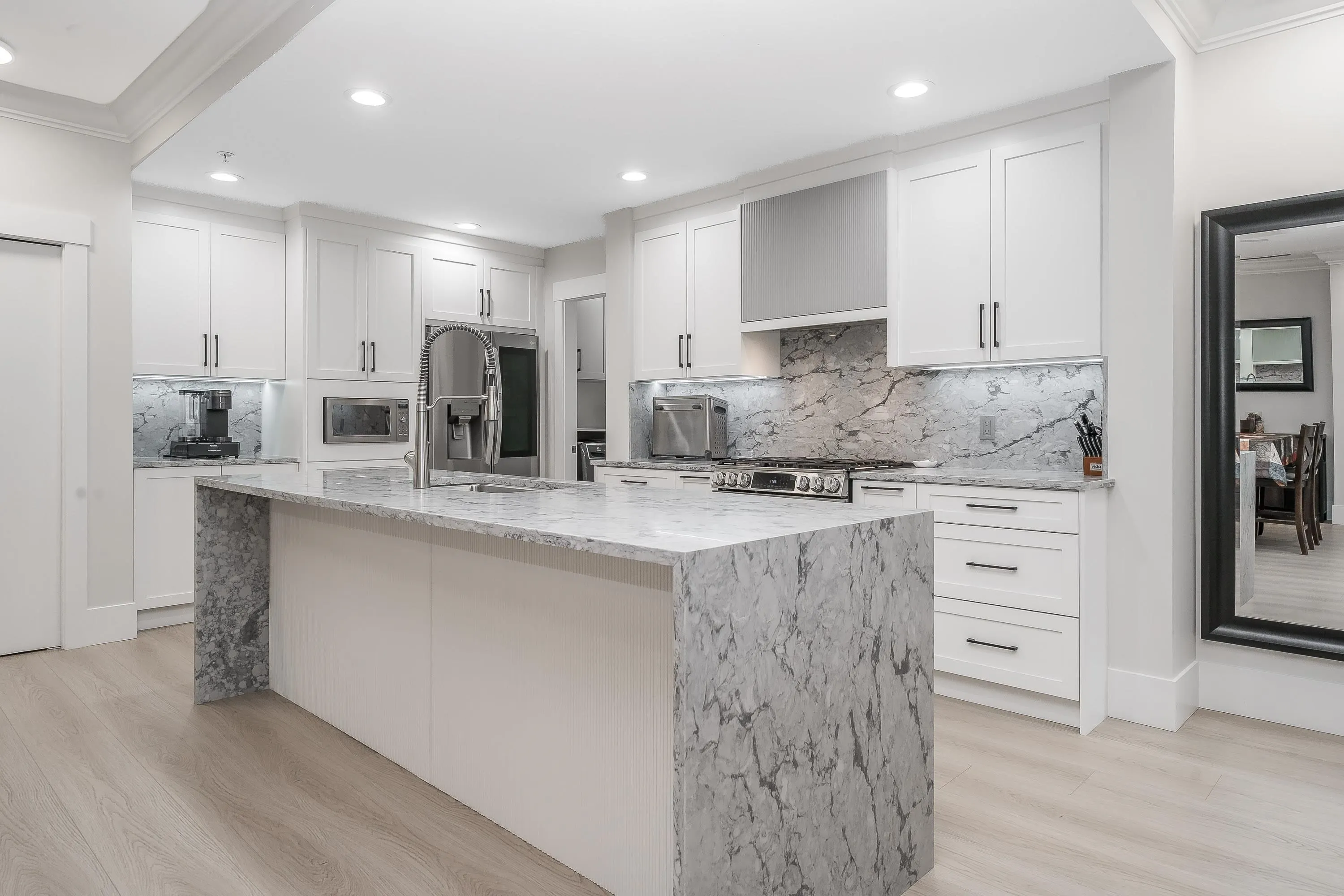 16499 64 Avenue #201