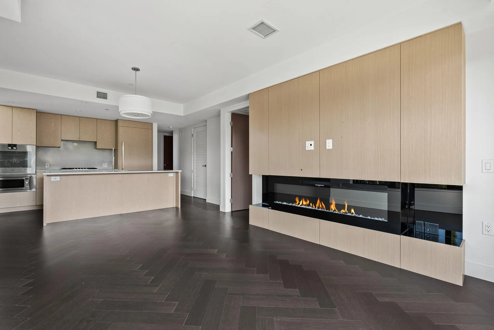 633 W King Edward Avenue #303