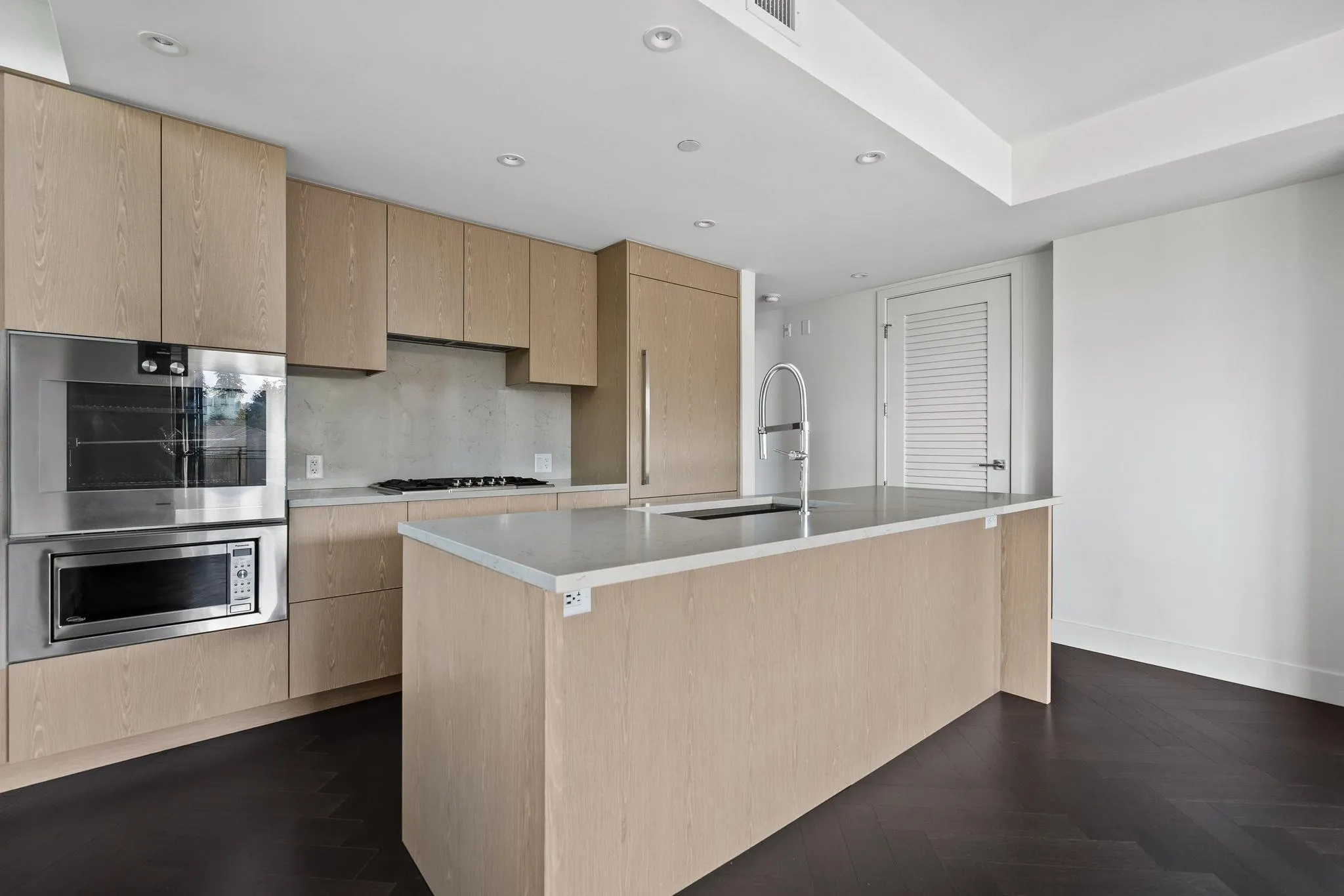 633 W King Edward Avenue #303