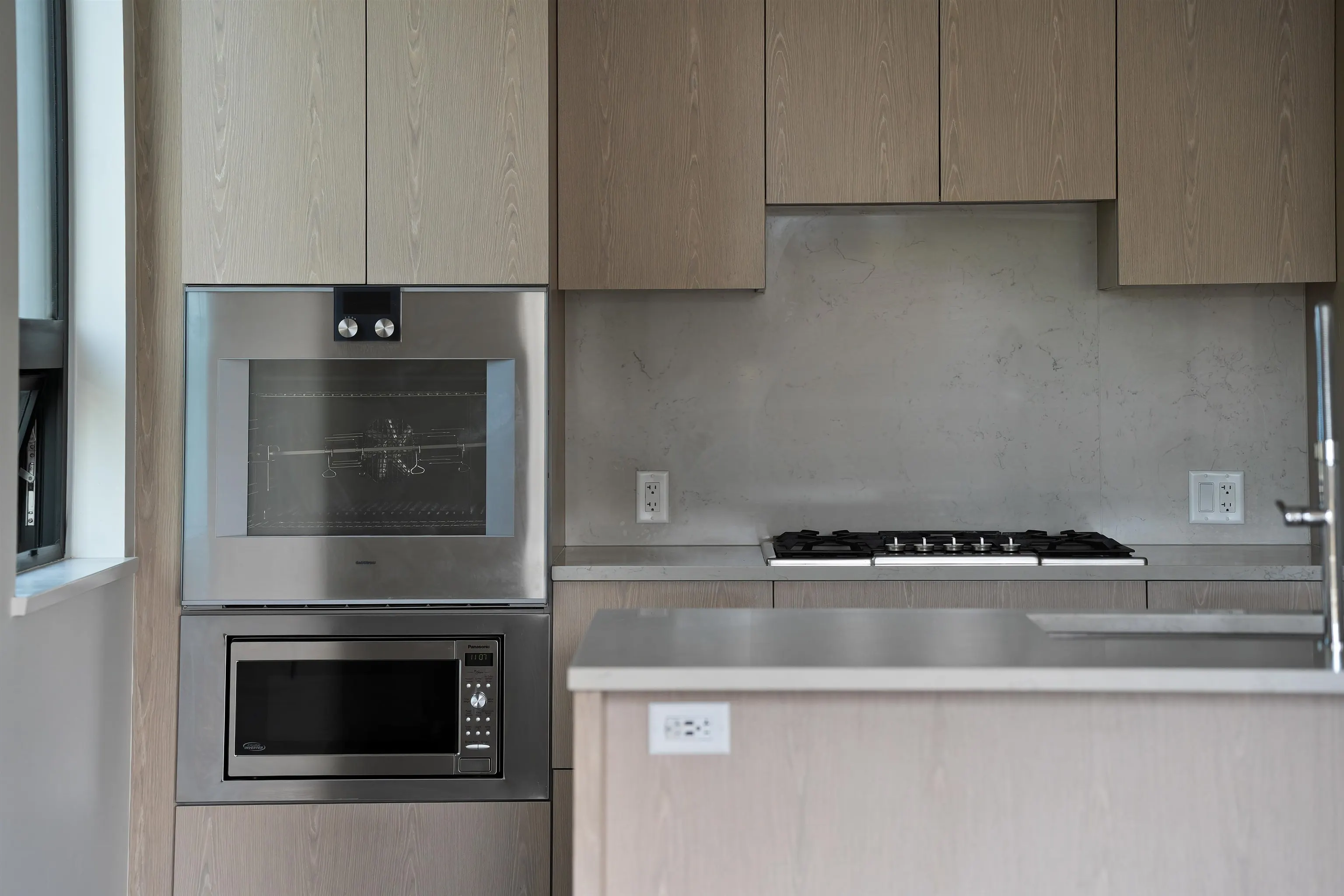 633 W King Edward Avenue #303