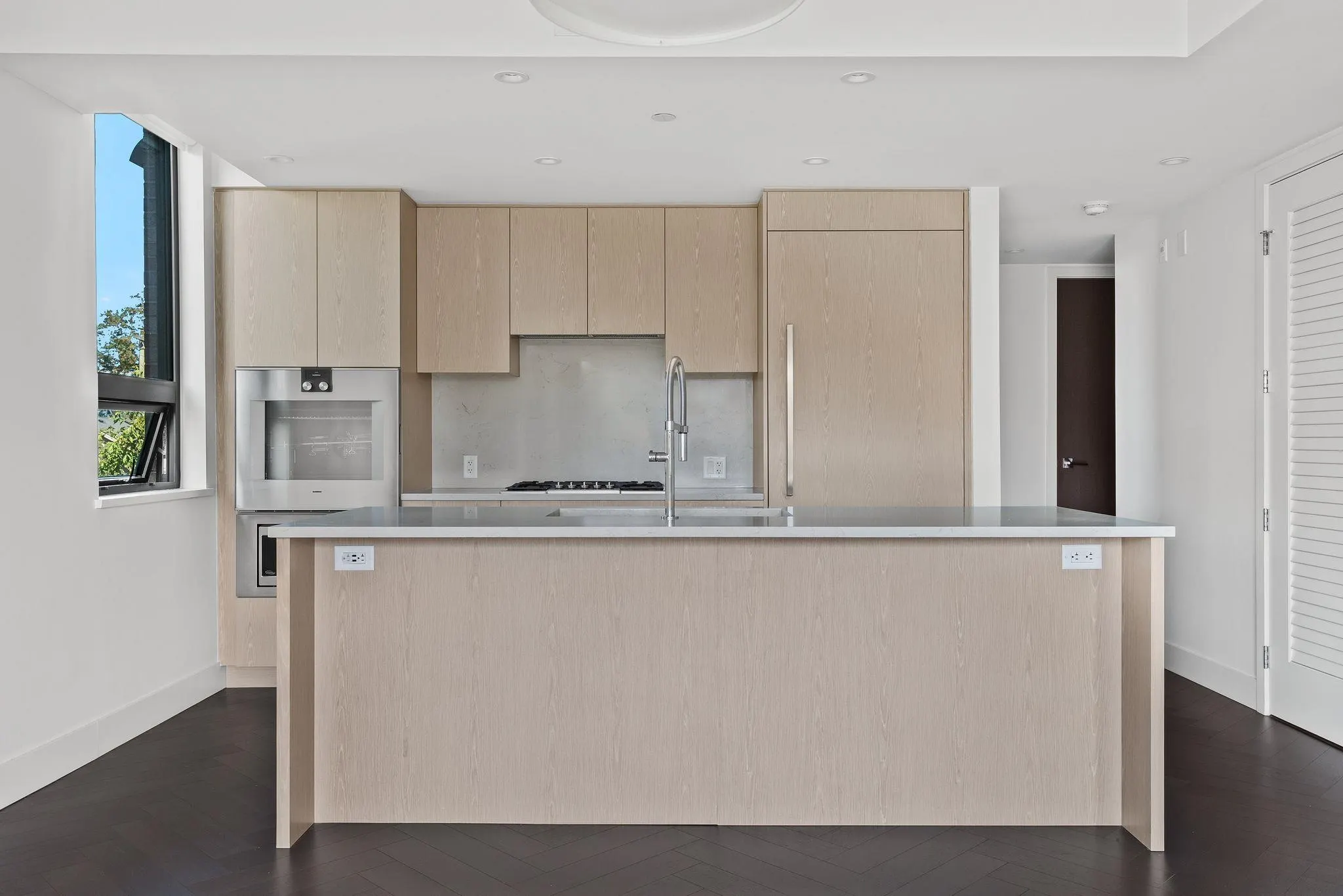 633 W King Edward Avenue #303
