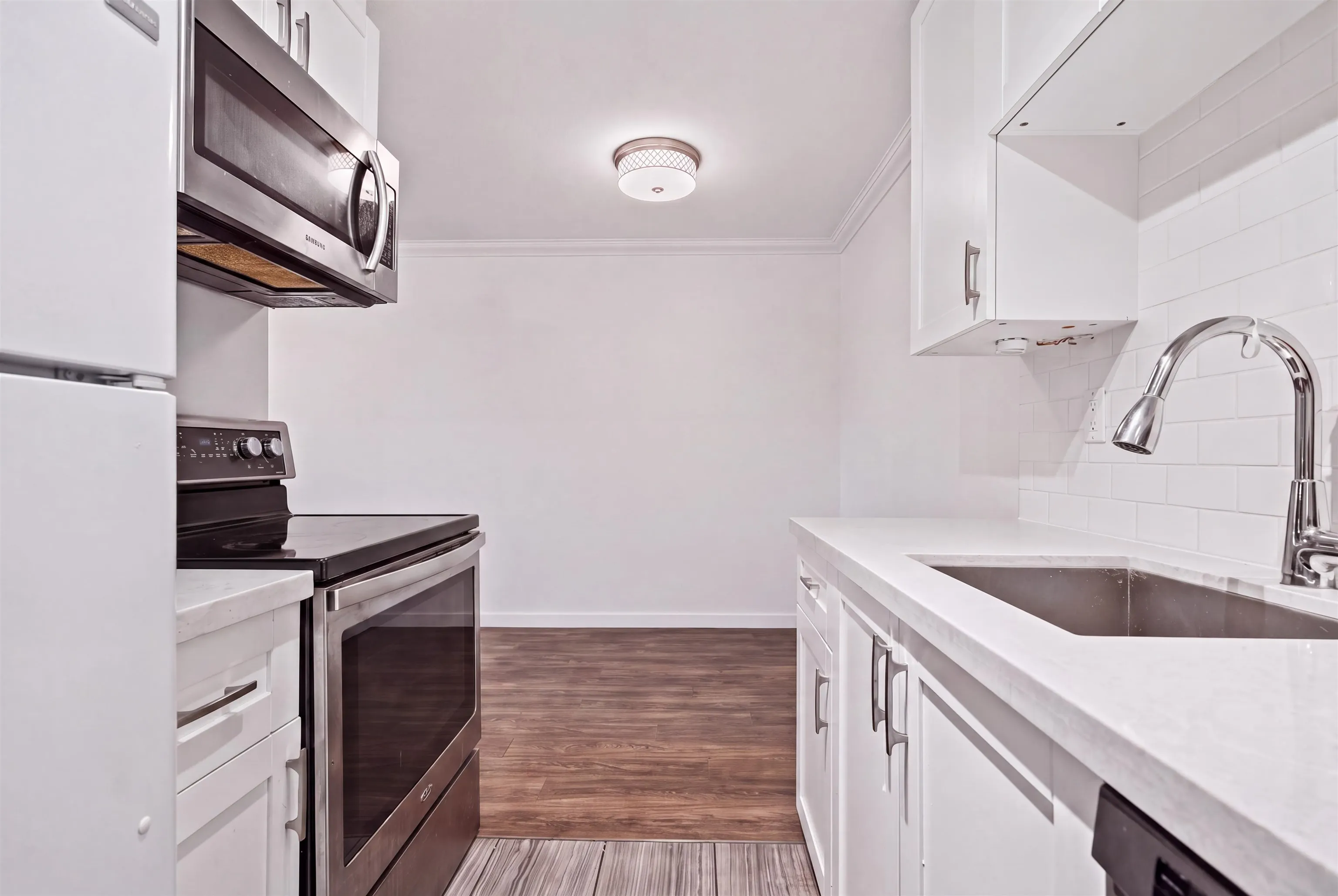 853 E 7 Avenue #206