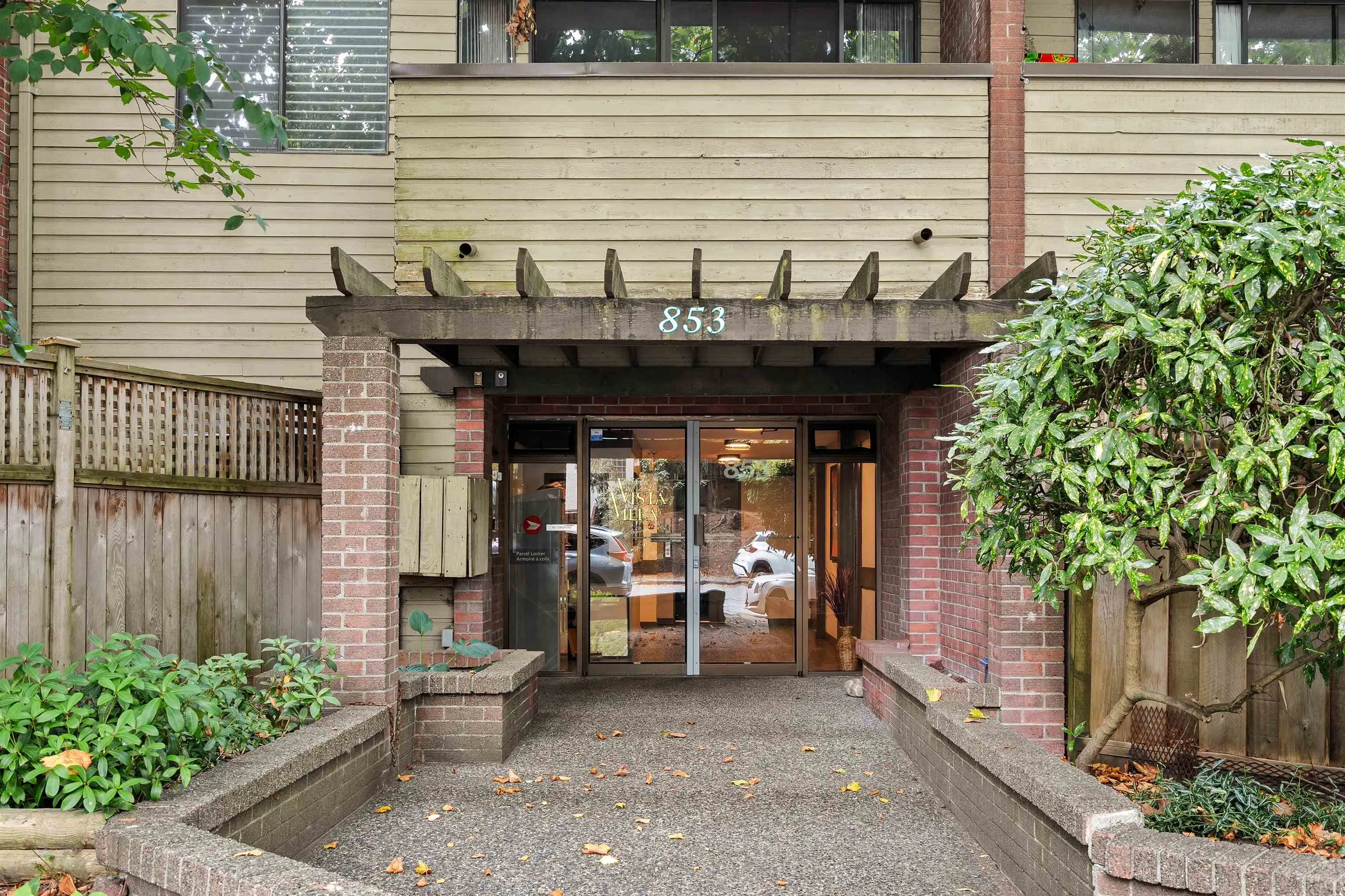 853 E 7 Avenue #206