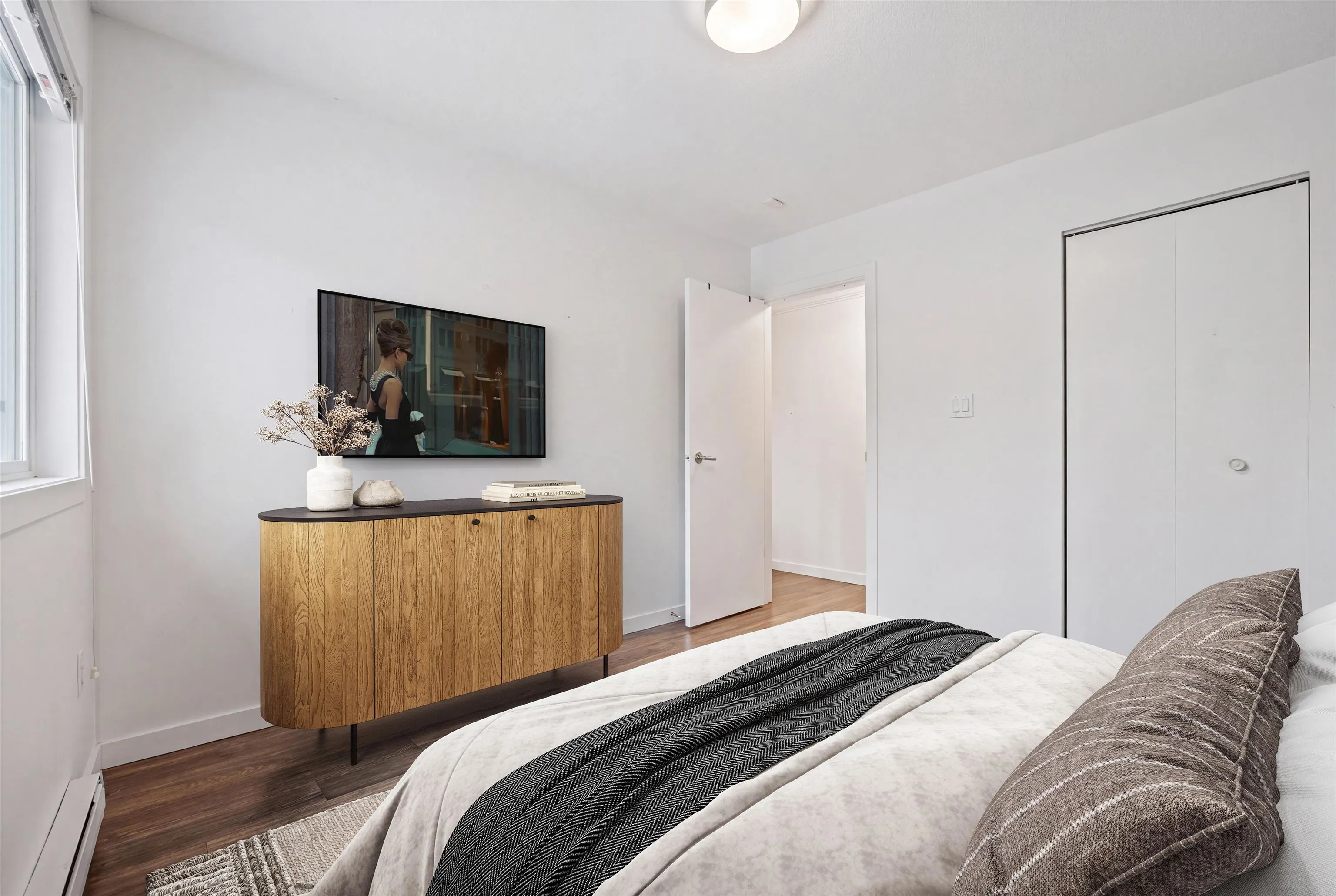 853 E 7 Avenue #206