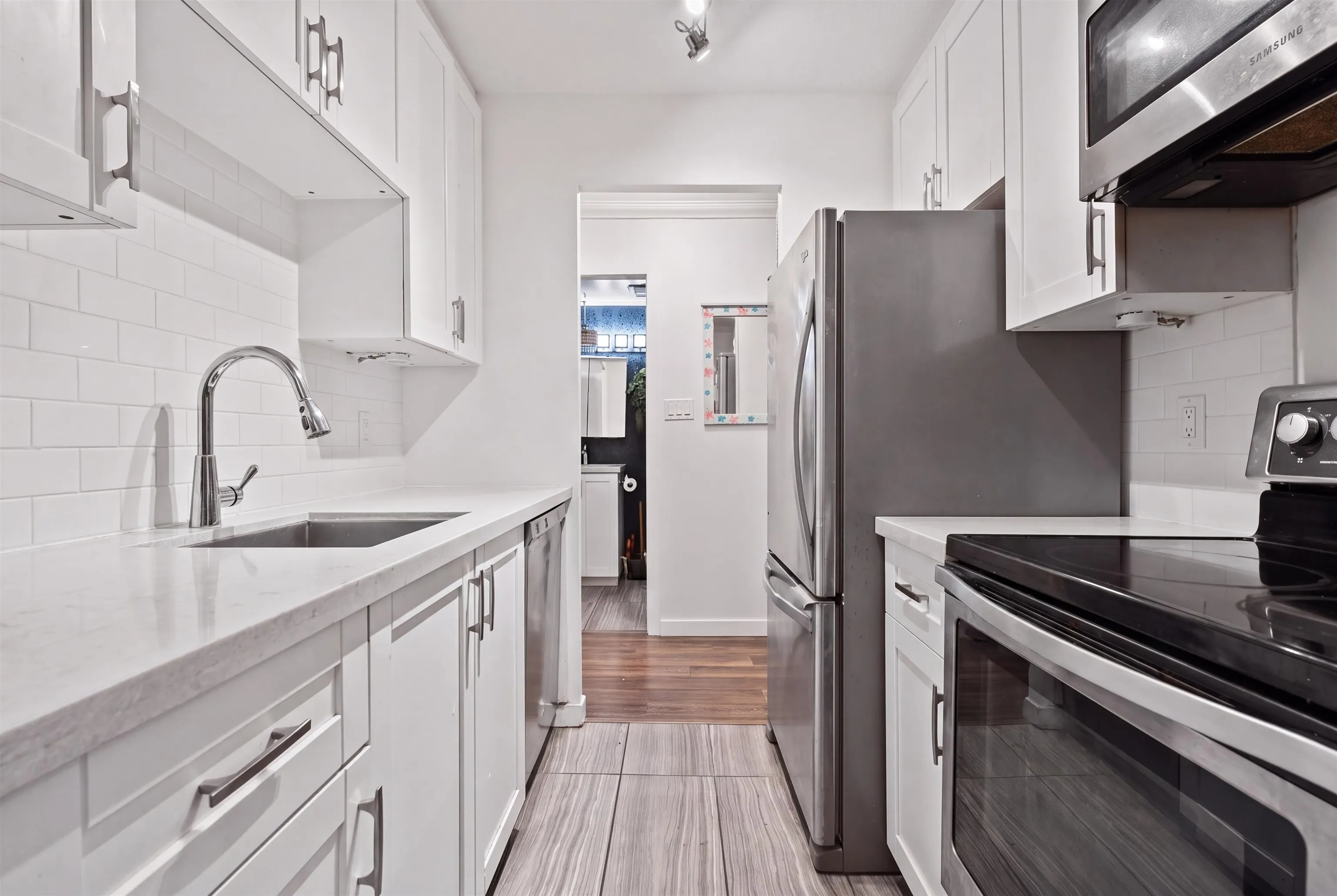 853 E 7 Avenue #206